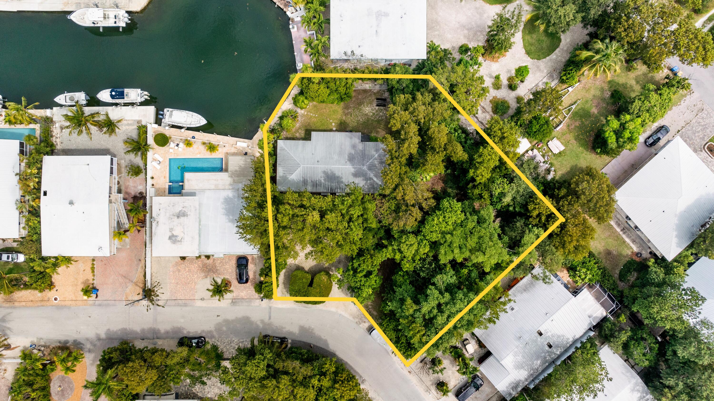 230 Apache Street Property Photo 6