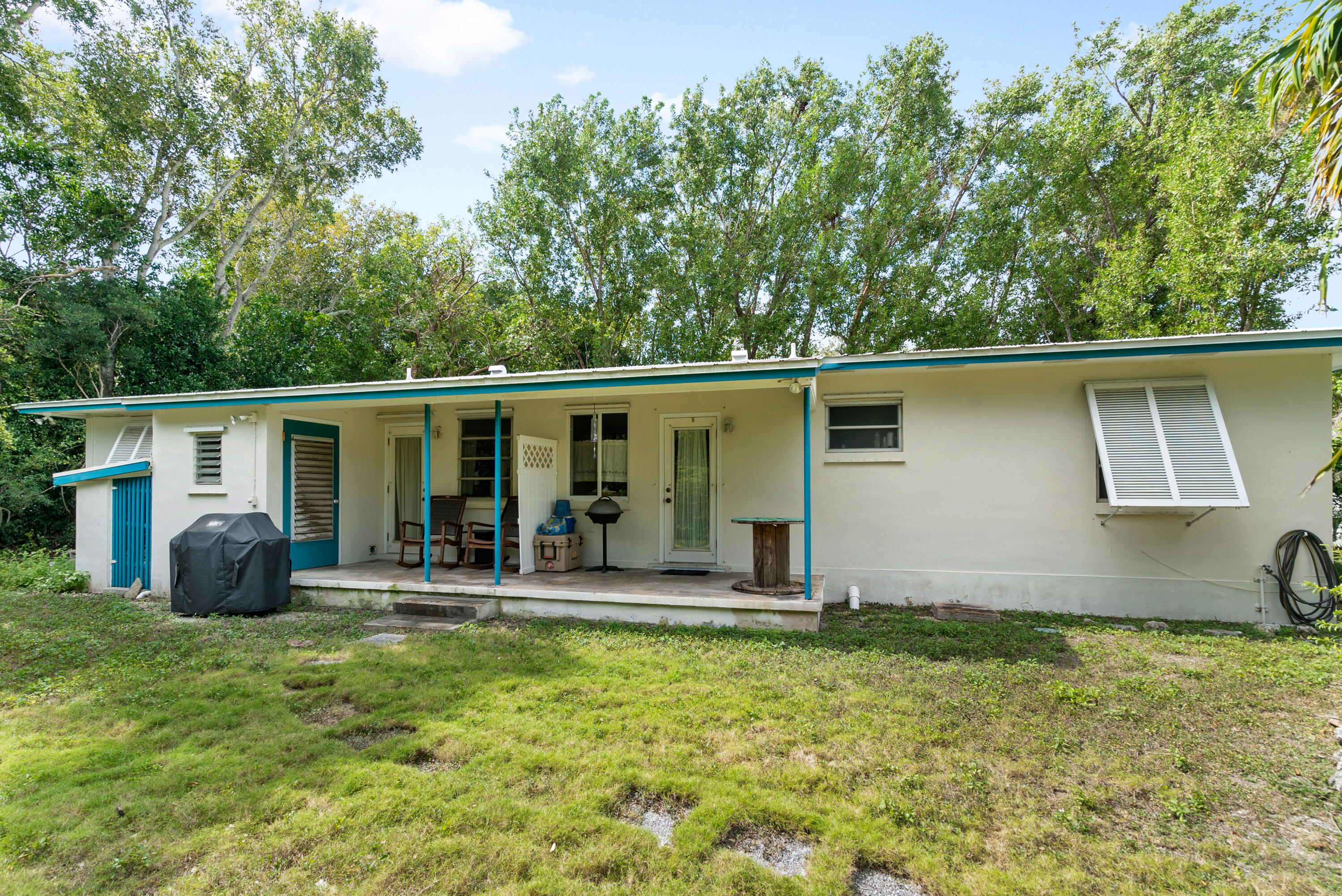 230 Apache Street Property Photo 10