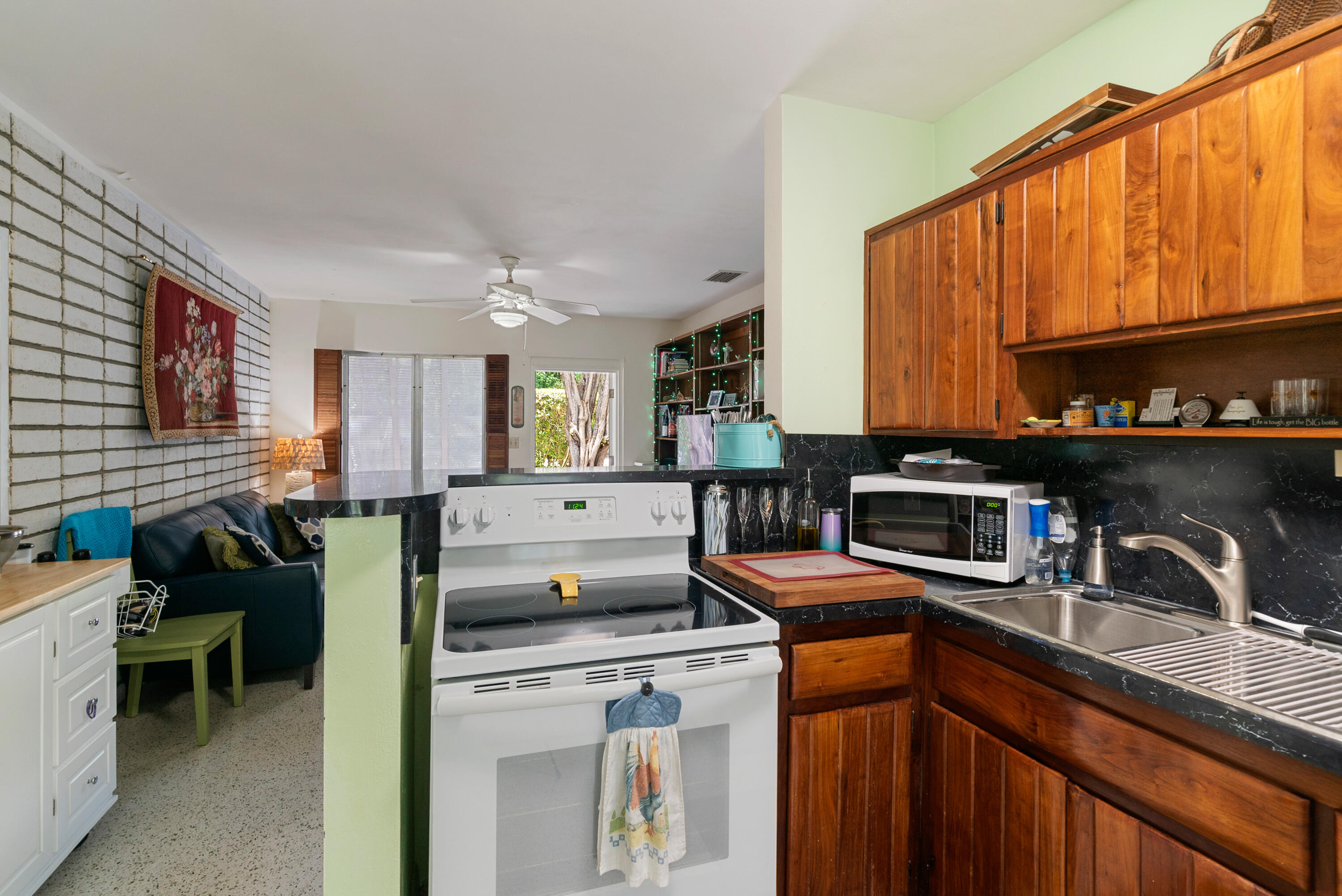 230 Apache Street Property Photo 16