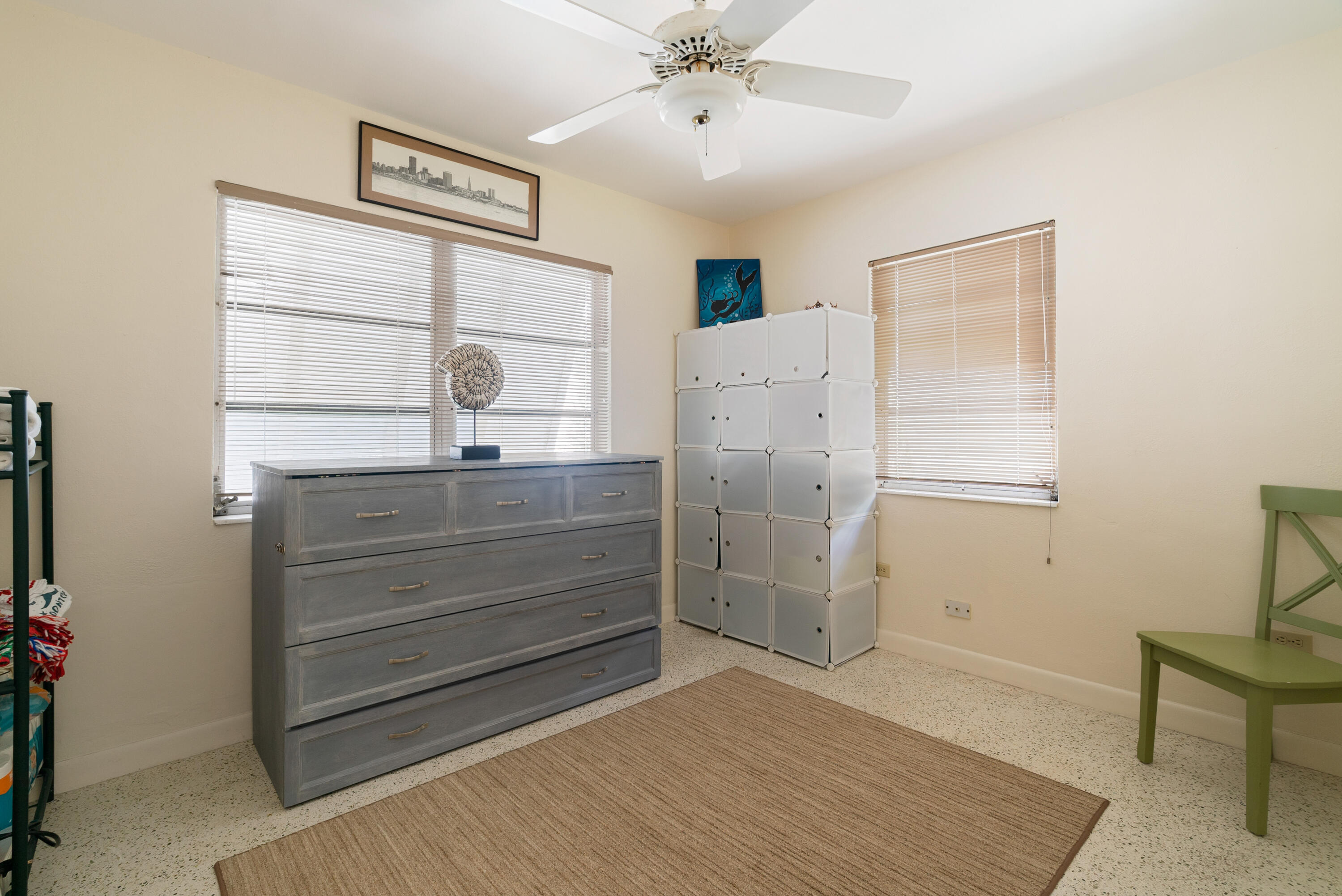 230 Apache Street Property Photo 22