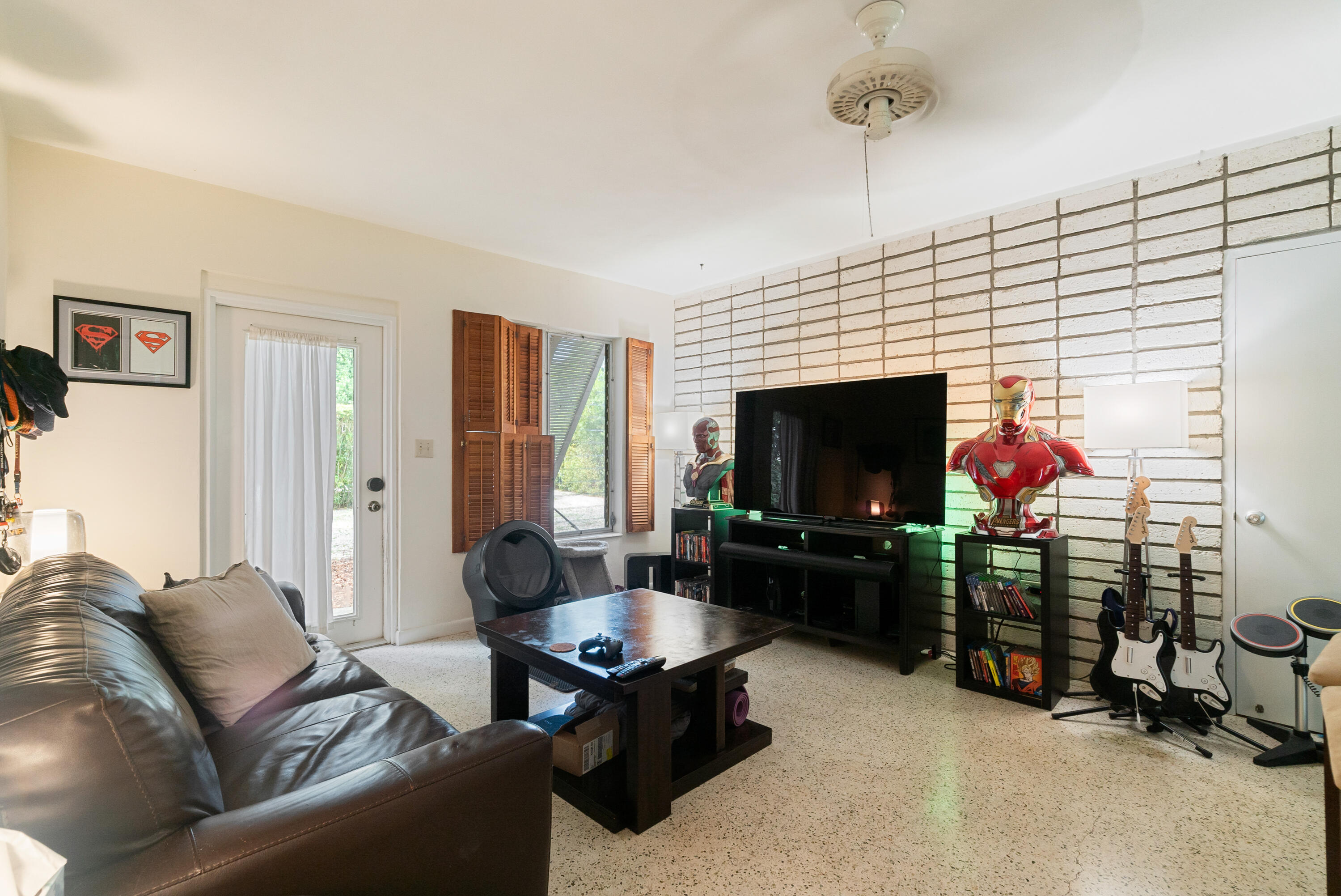 230 Apache Street Property Photo 28