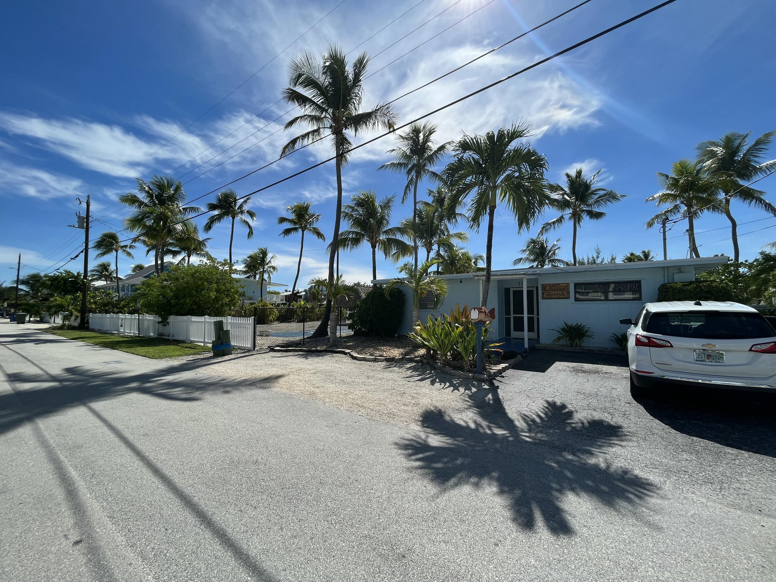 119 Cortez Drive, 1g Property Photo 2