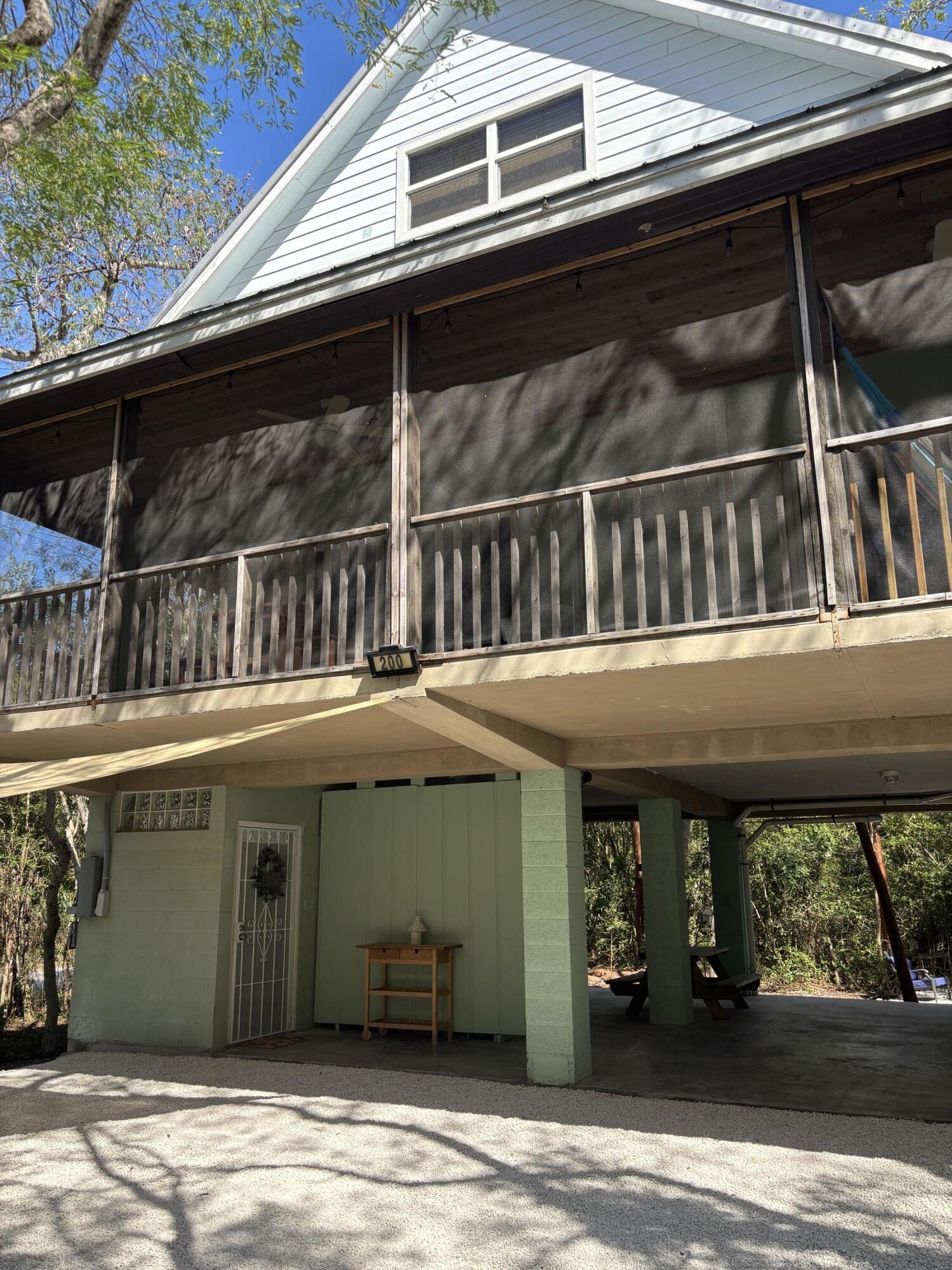 200 Silver Lake Drive Property Photo 2