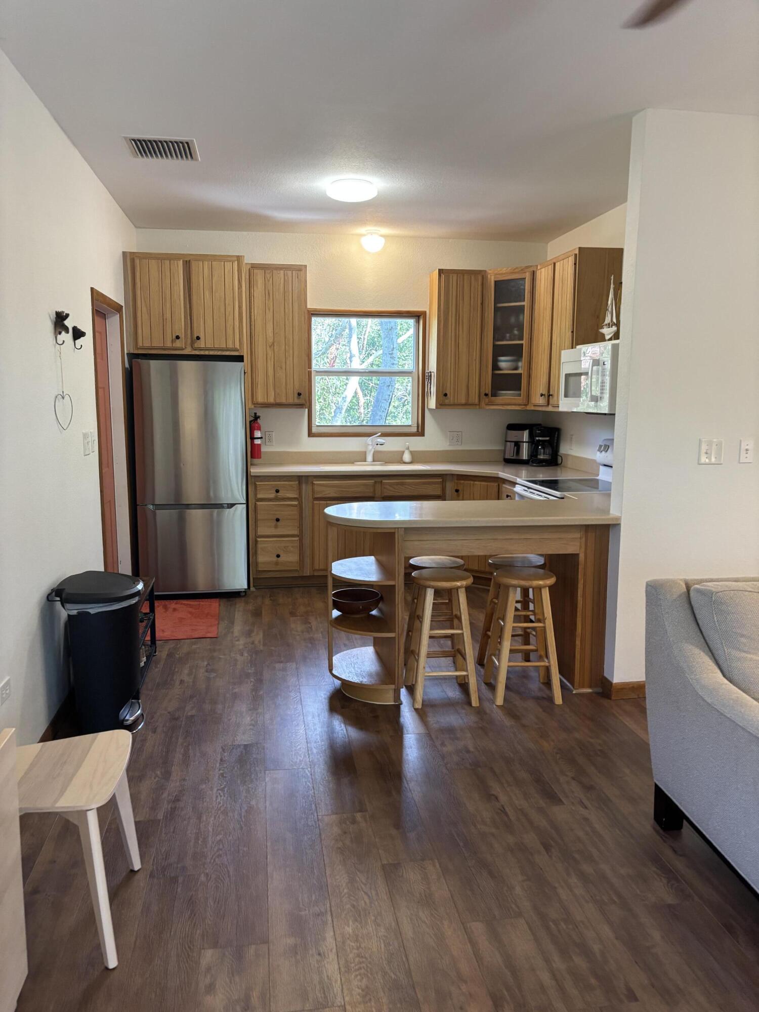 200 Silver Lake Drive Property Photo 3