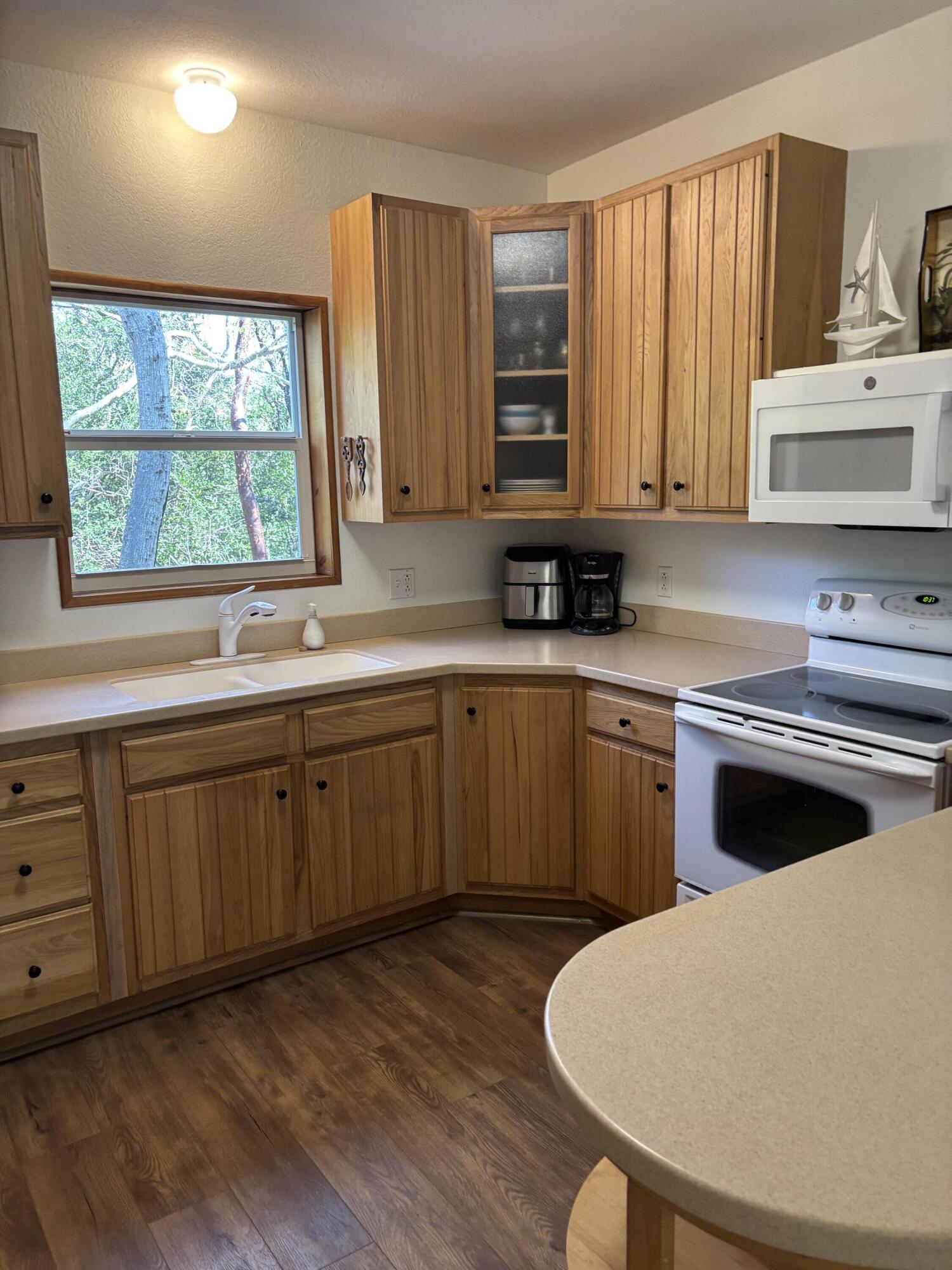 200 Silver Lake Drive Property Photo 8