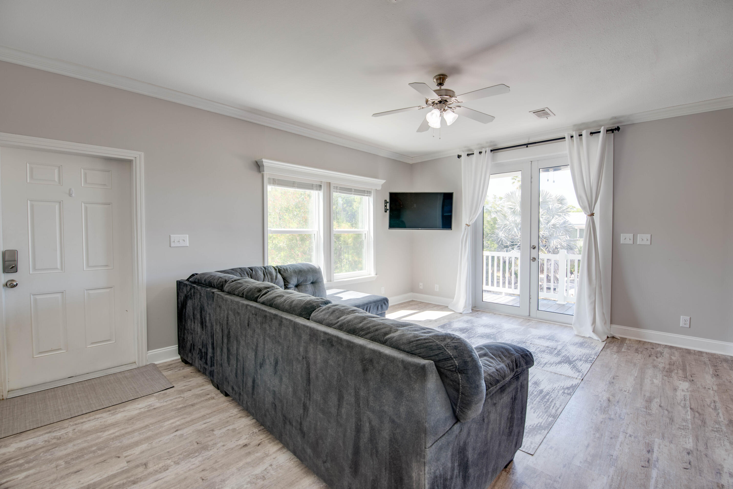 27255 Mariposa Road Property Photo 7