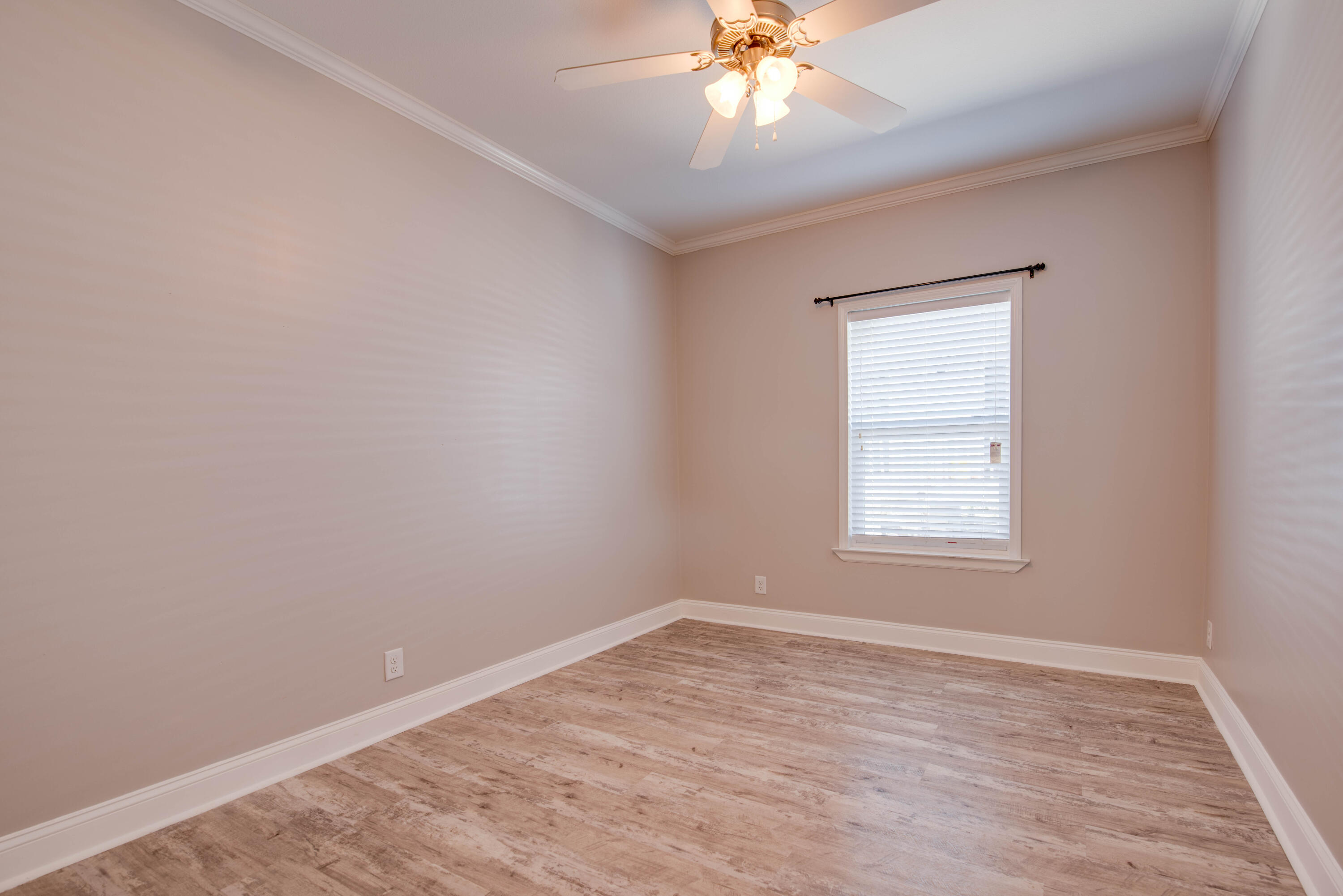 27255 Mariposa Road Property Photo 14