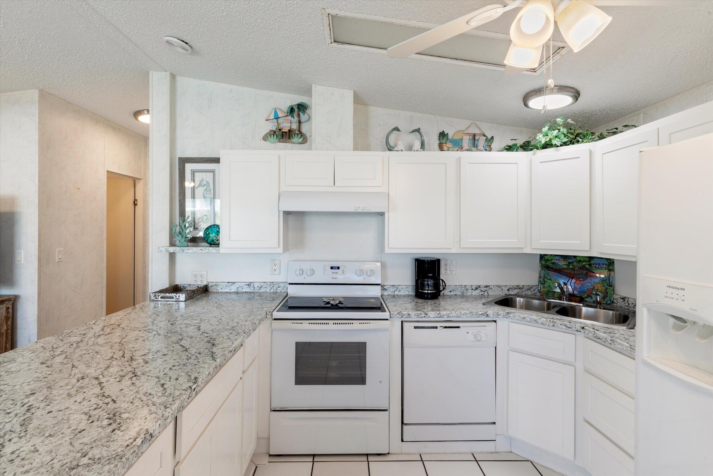701 Spanish Main Drive, 604 Property Photo 13