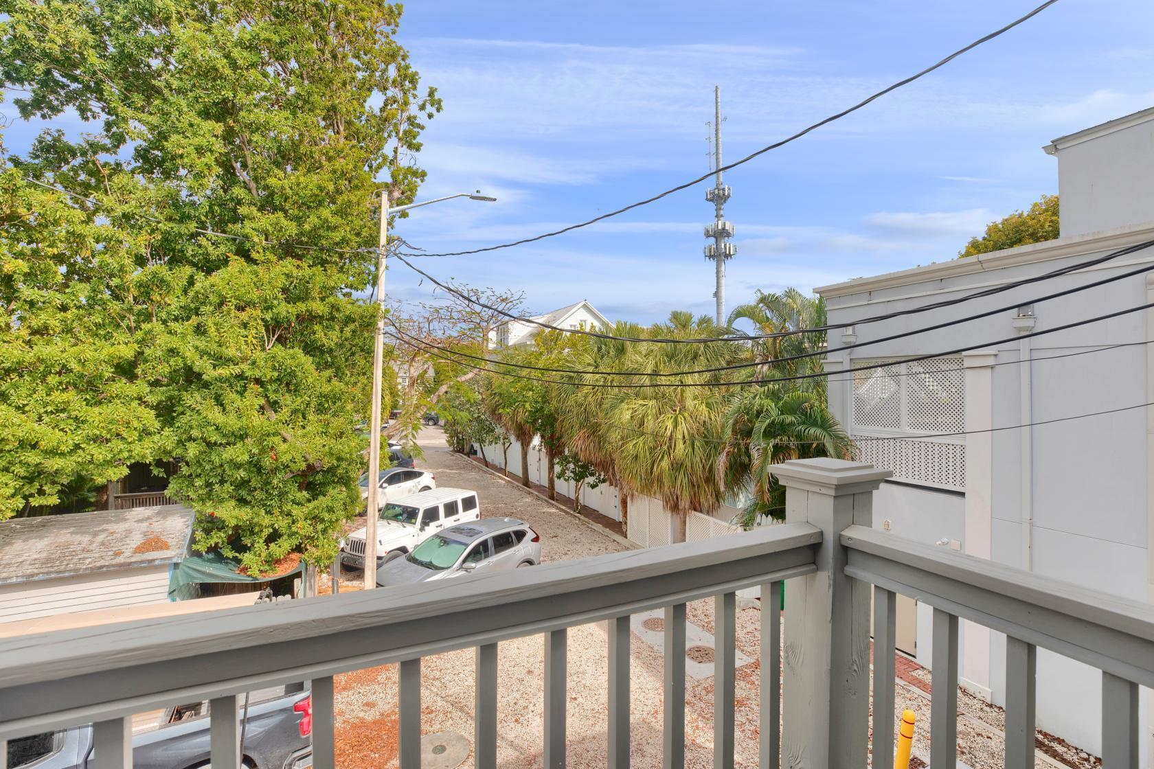 517 Duval & 518 Bahama Street Property Photo 27