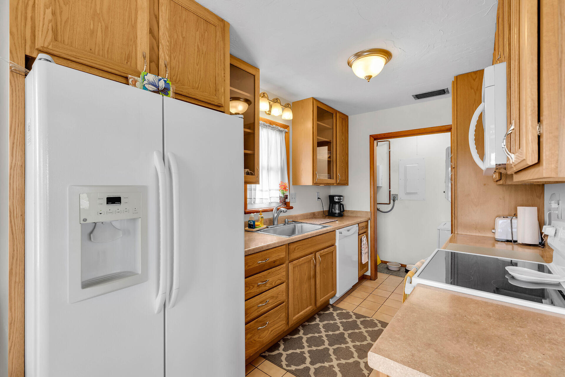 220 Kyle Avenue Property Photo 28