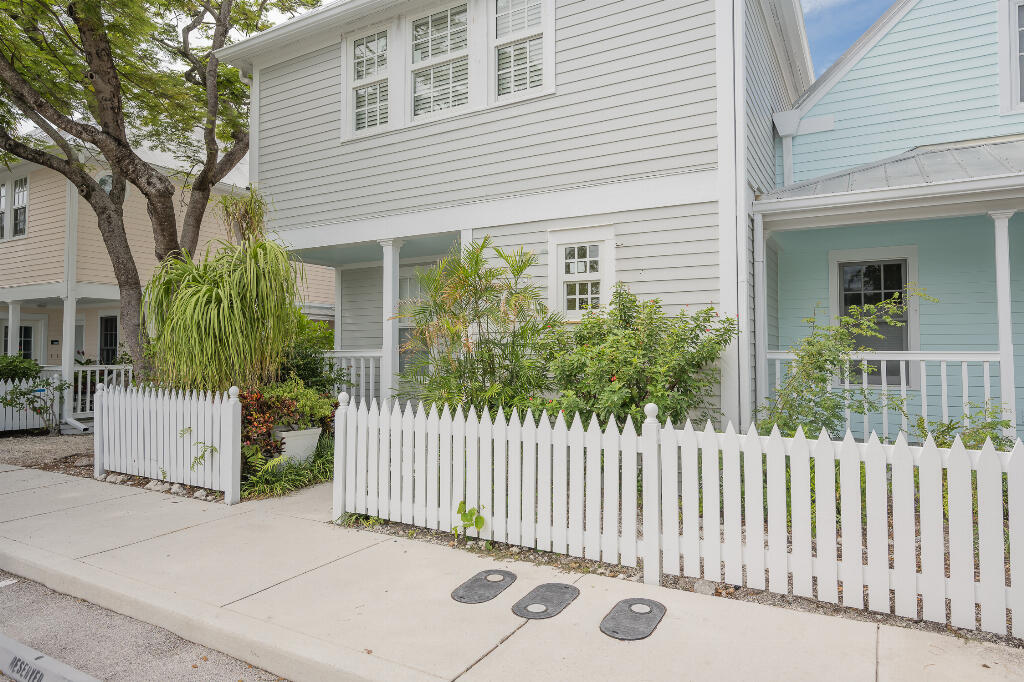 210 Southard Street, 2 Property Photo 3