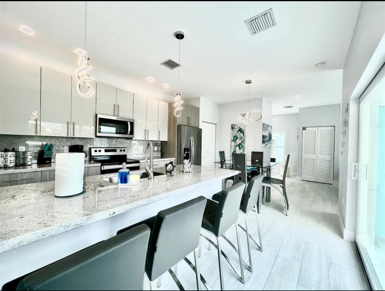 1021 82nd Street Property Photo 8