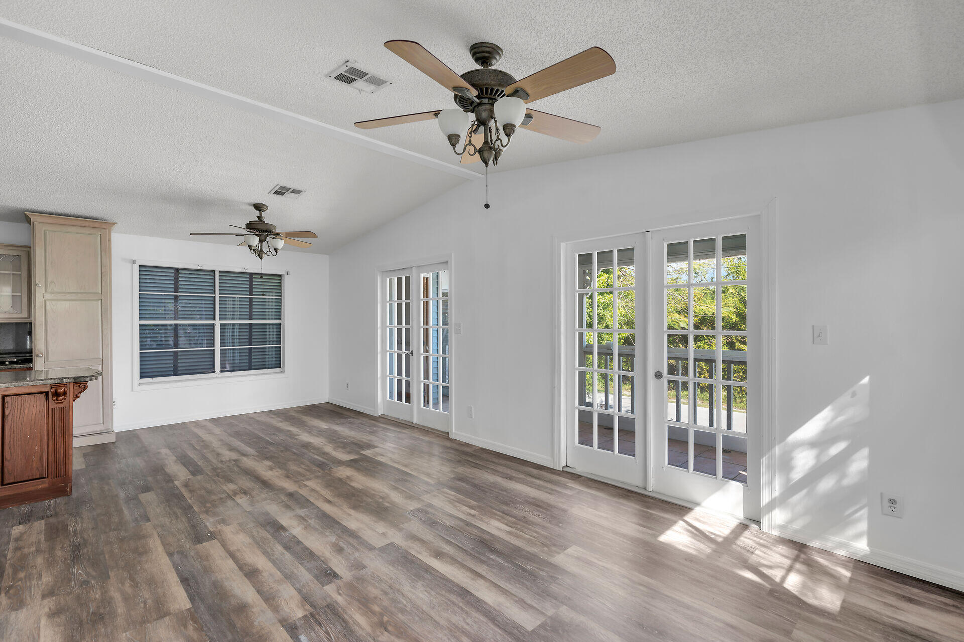 31130 Avenue I Property Photo 12