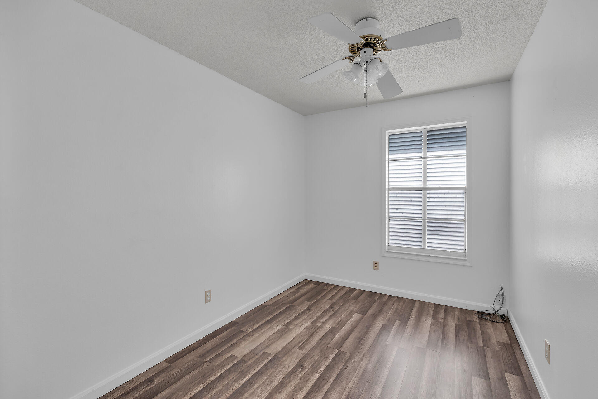 31130 Avenue I Property Photo 32