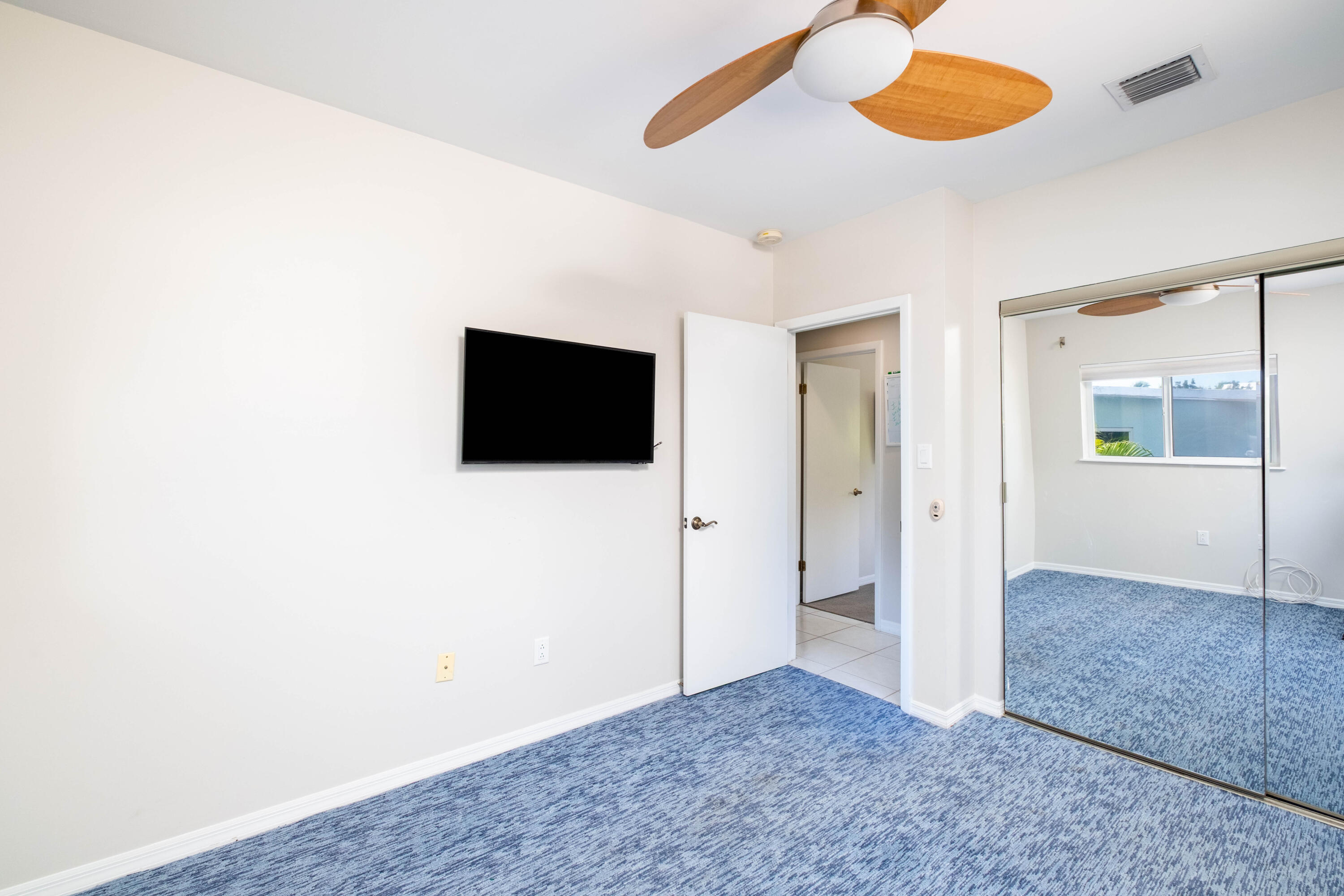 282 S Coconut Palm Boulevard Property Photo 17