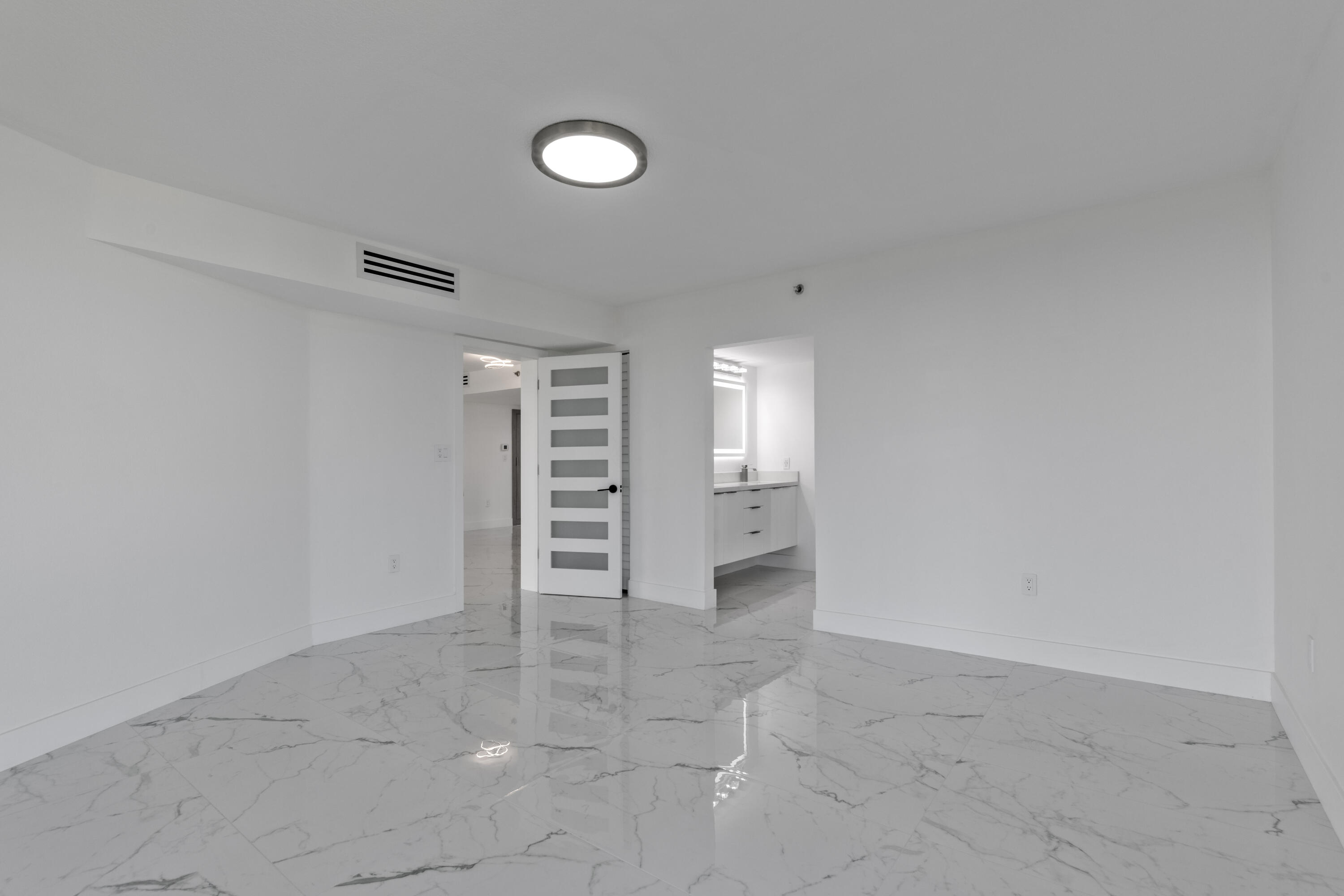 6403 Gulf Of Mexico Boulevard, 403 Property Photo 13