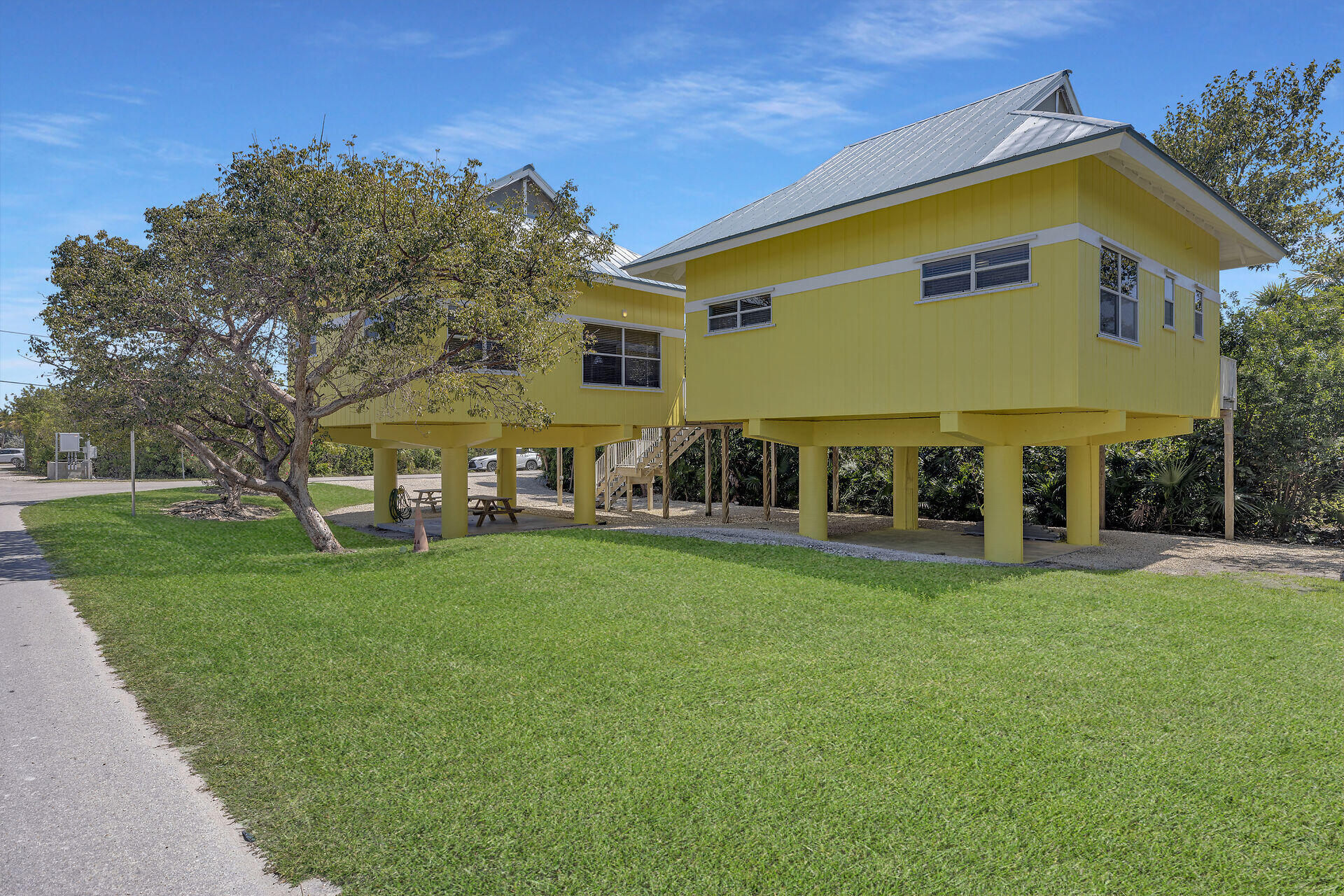 3 E Kyle Way Property Photo 2
