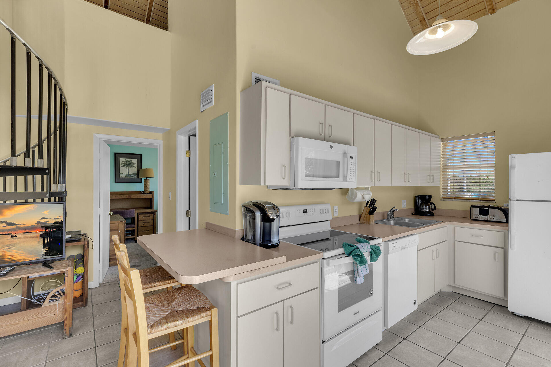 3 E Kyle Way Property Photo 6