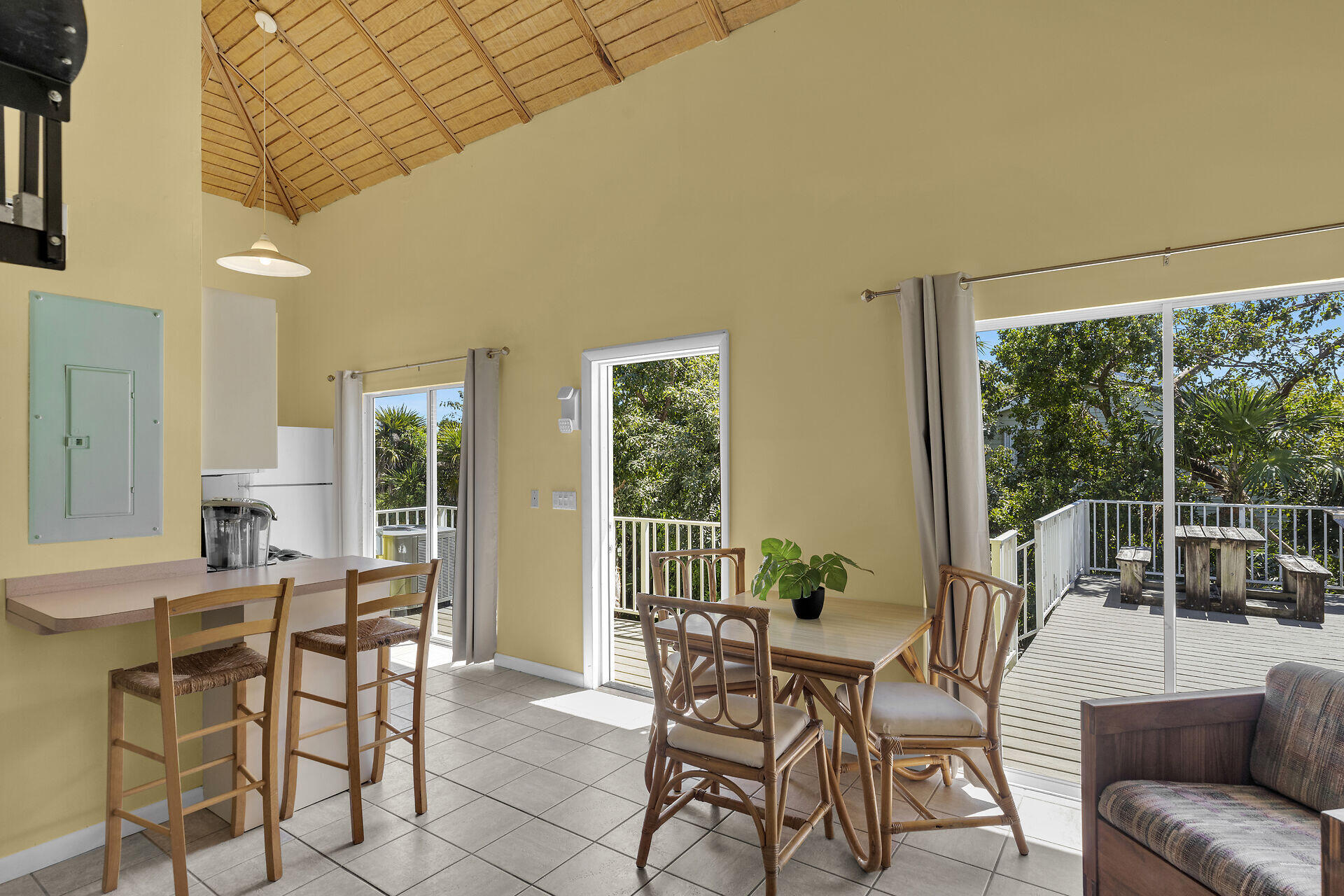 3 E Kyle Way Property Photo 8