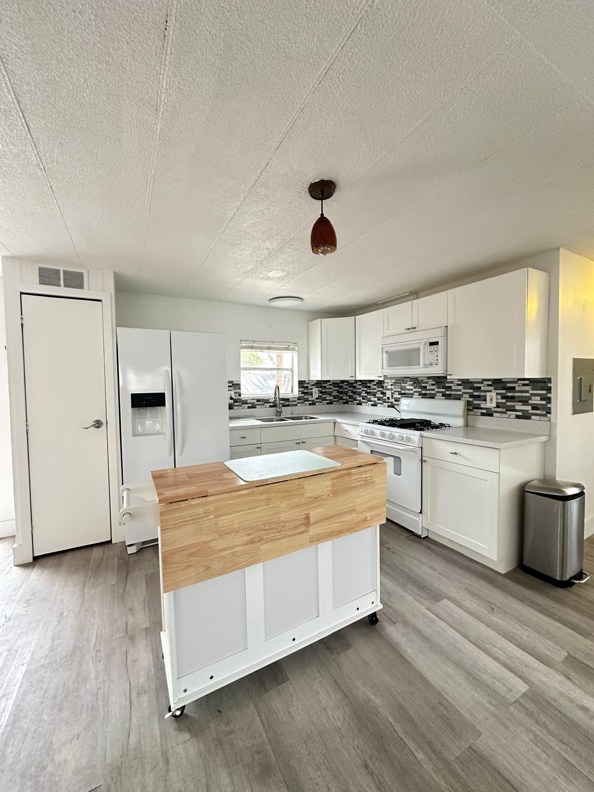 1693 Bayview Drive, 0 Property Photo 8