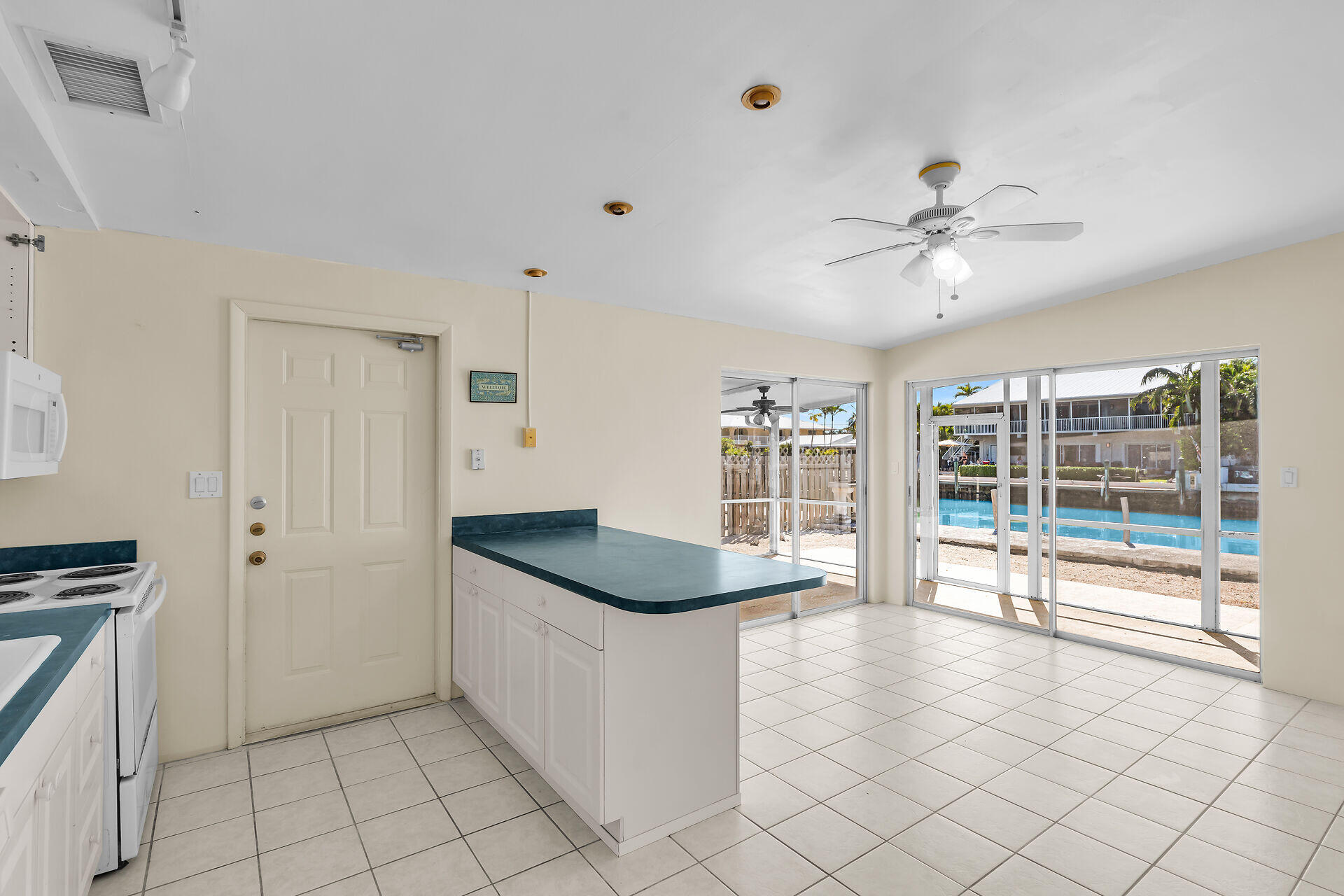 421 10th Street Property Photo 3