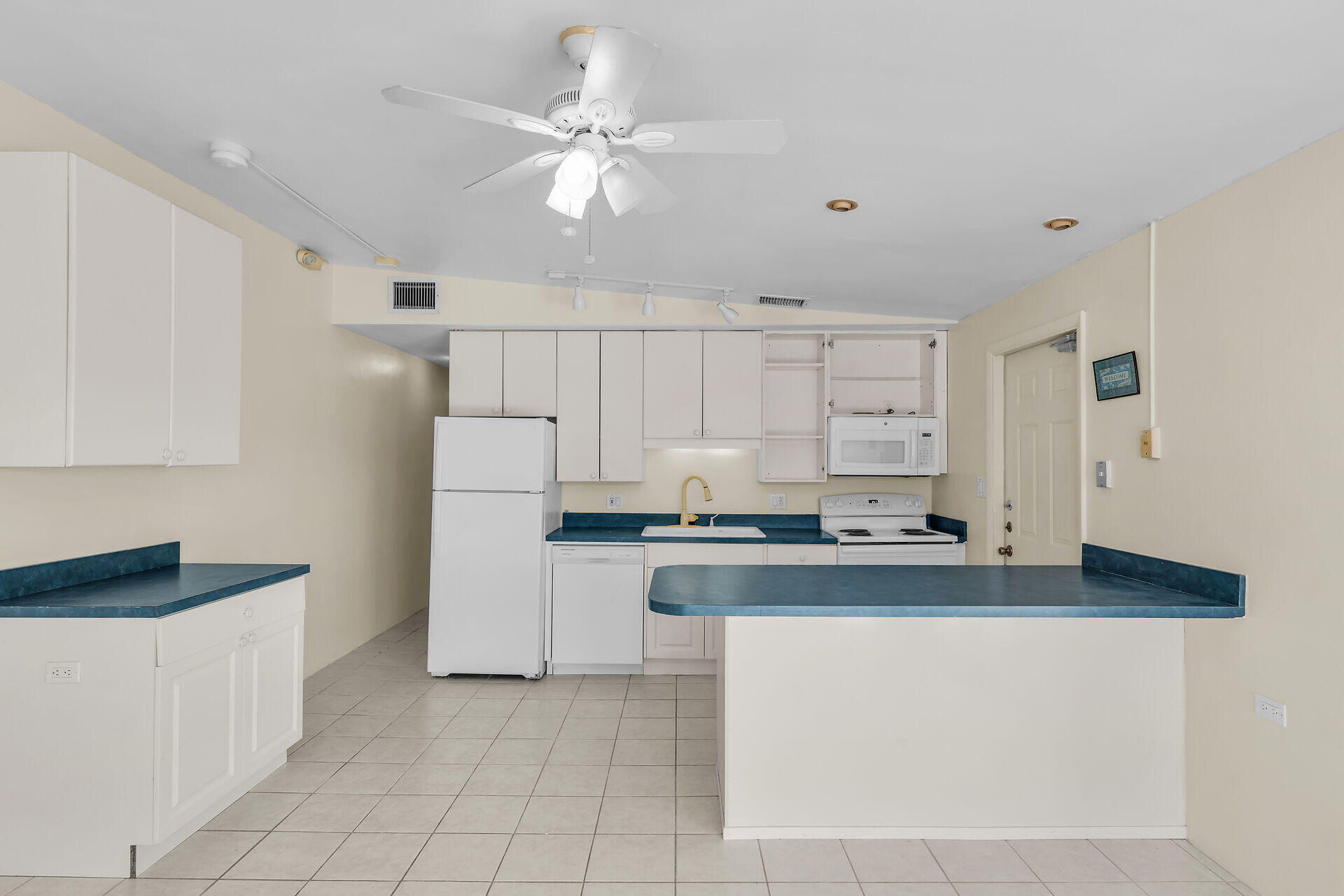 421 10th Street Property Photo 5