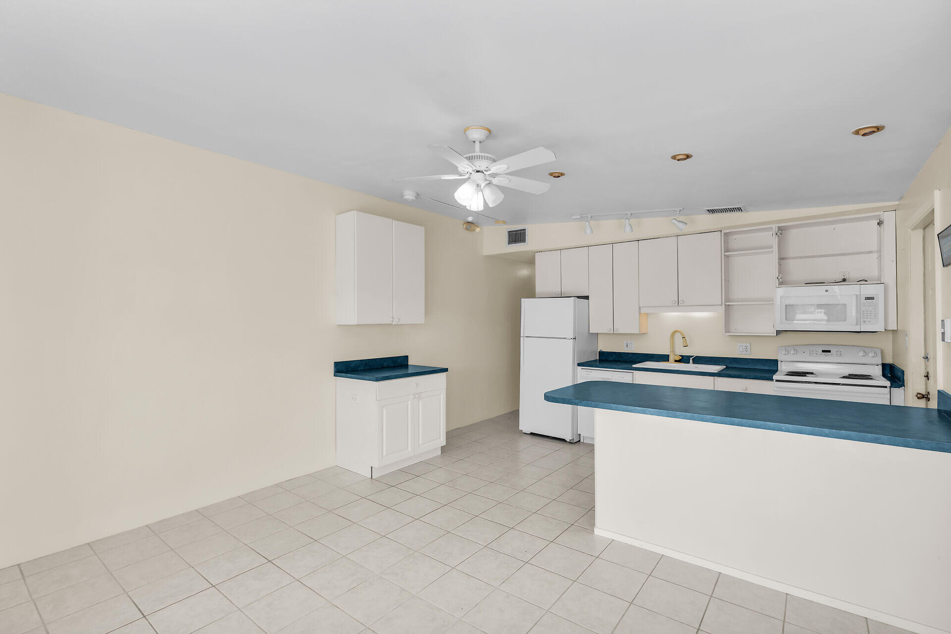 421 10th Street Property Photo 6