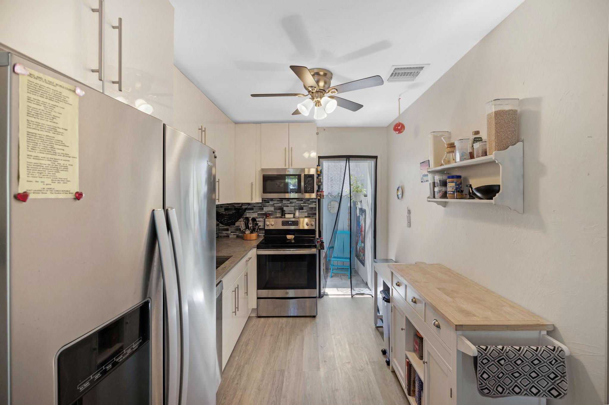 2027 Staples Avenue Property Photo 19