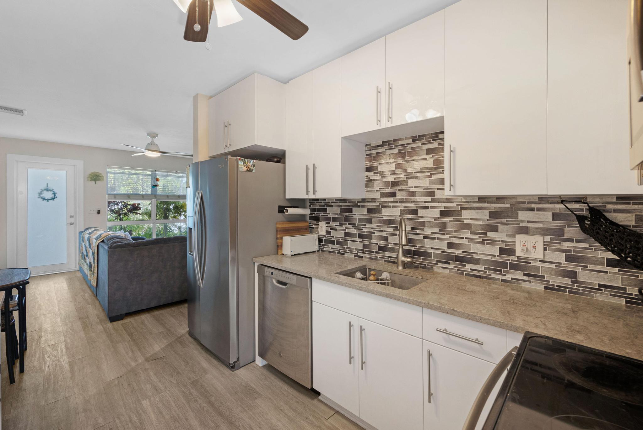 2027 Staples Avenue Property Photo 25