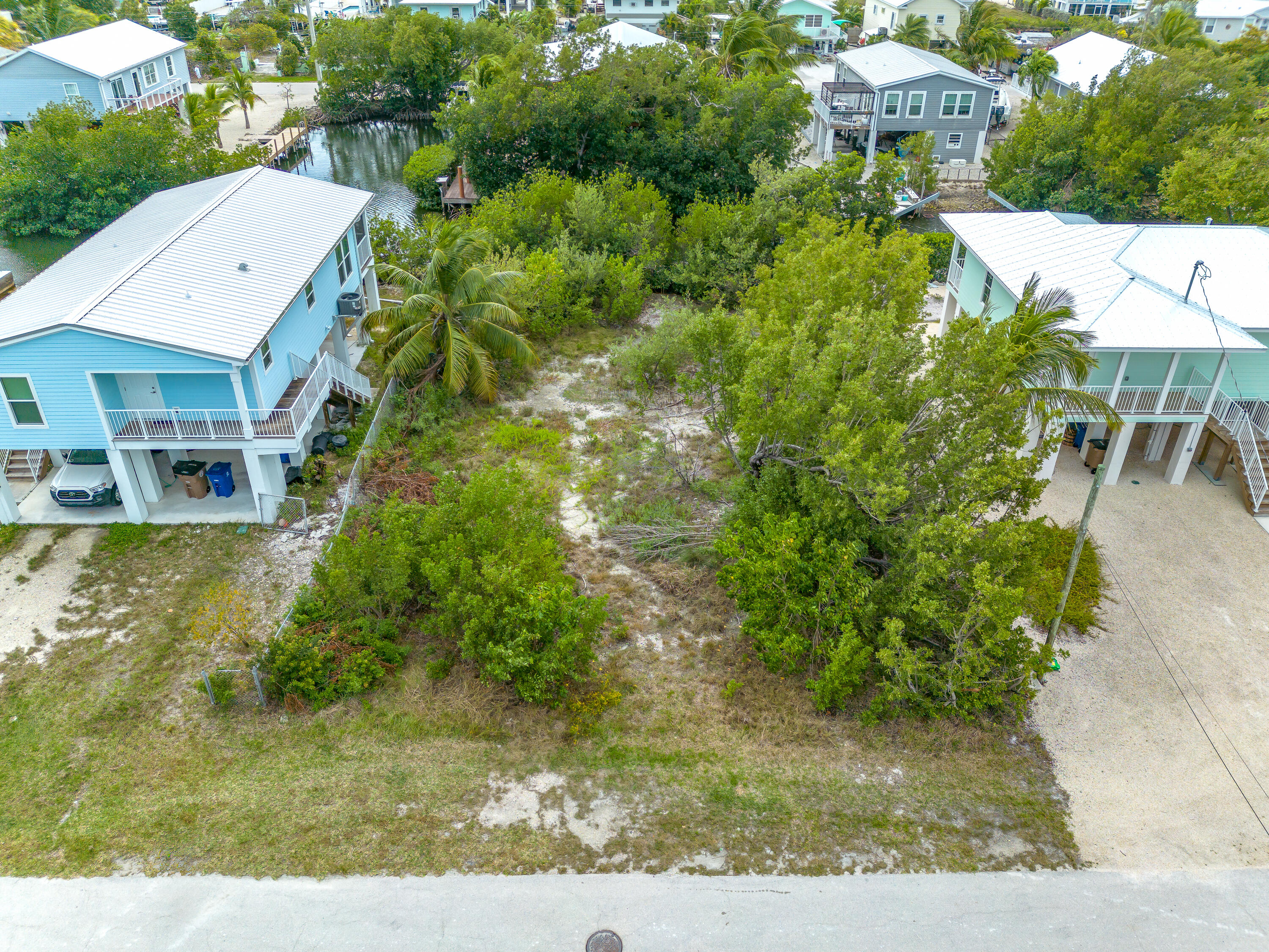 27378 Jamaica Lane Property Photo 2