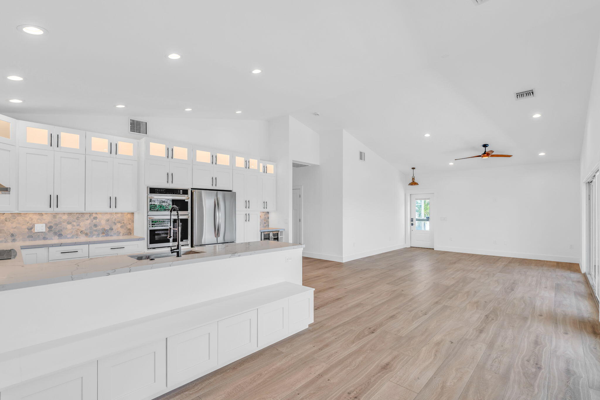 230 Biscayne Boulevard Property Photo 24