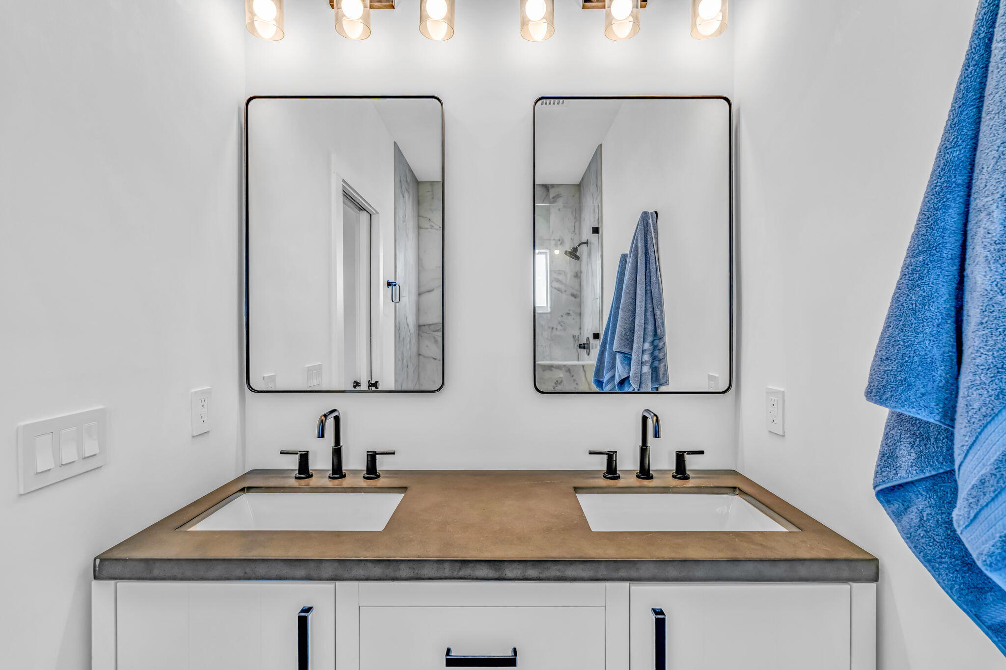 230 Biscayne Boulevard Property Photo 35