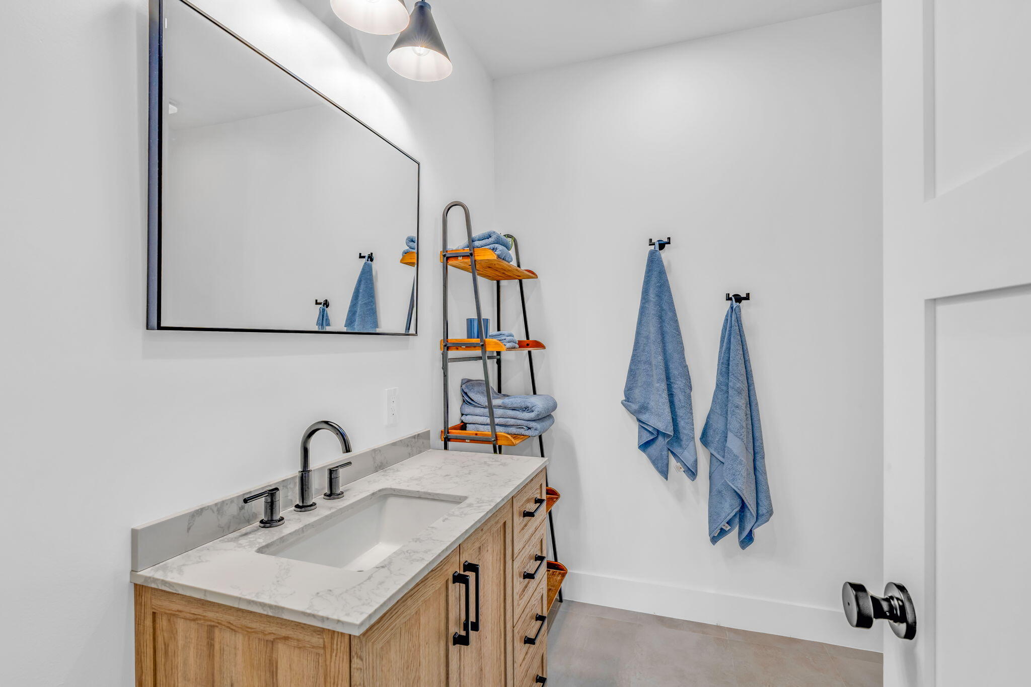 230 Biscayne Boulevard Property Photo 41
