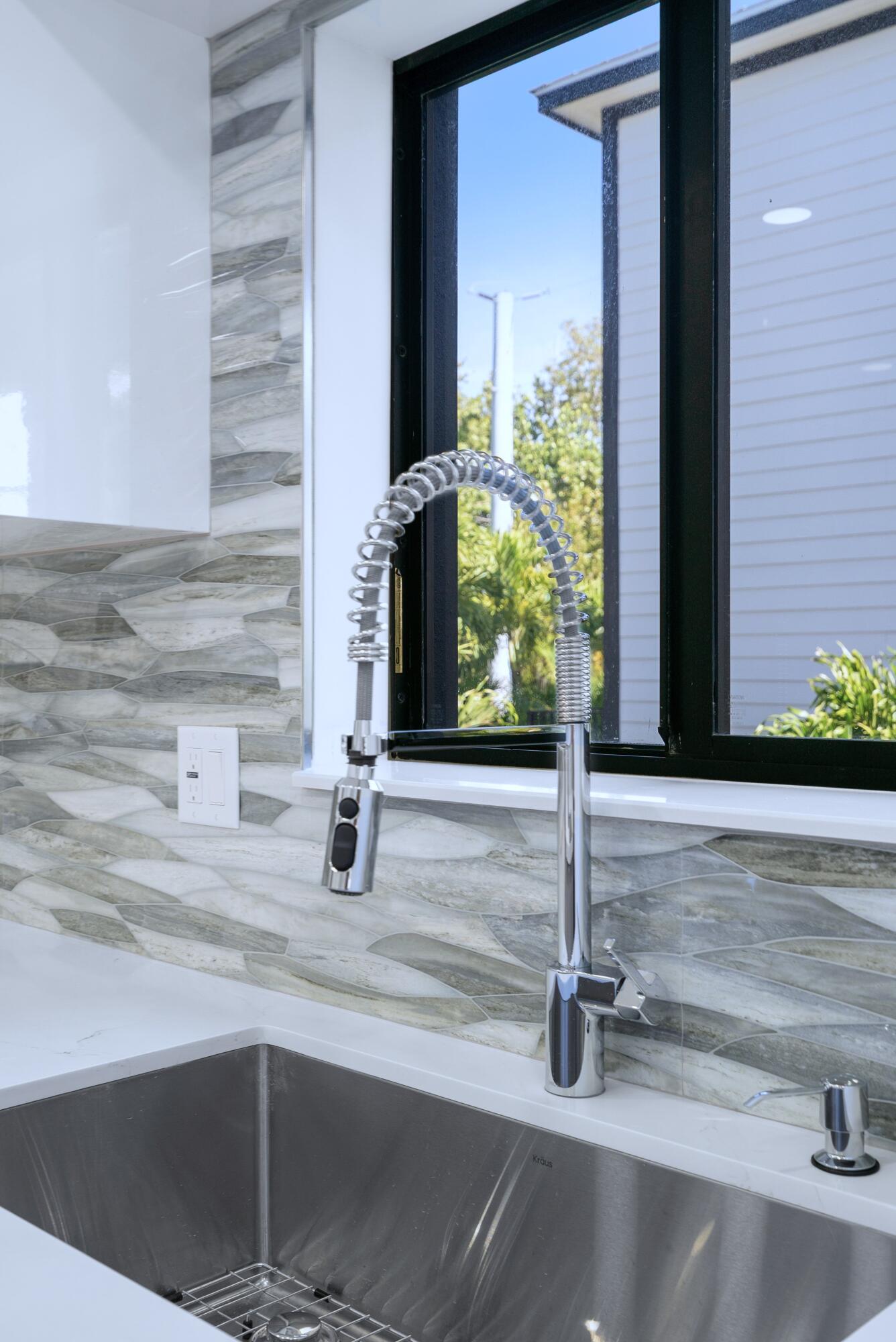 17 Coral Way Property Photo 12