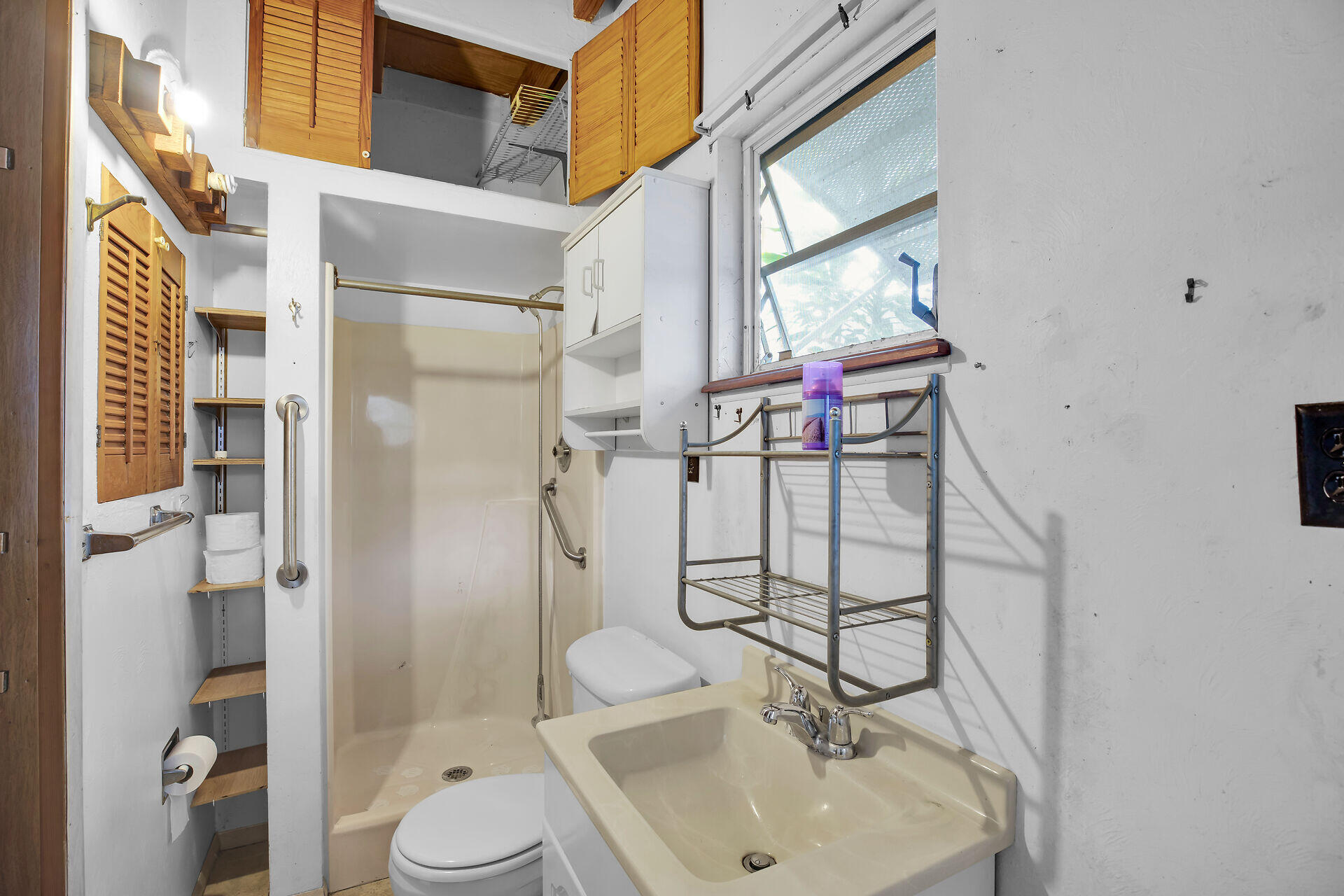 1115 Varela Street Property Photo 16