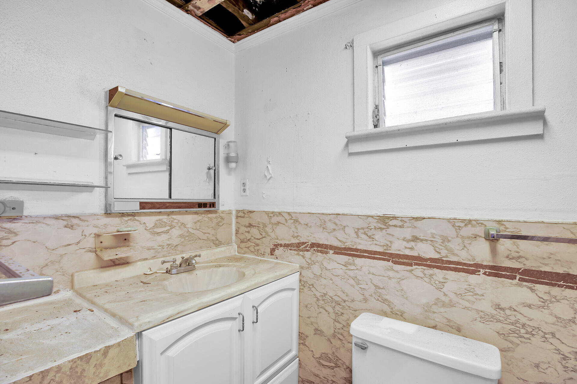 1115 Varela Street Property Photo 24