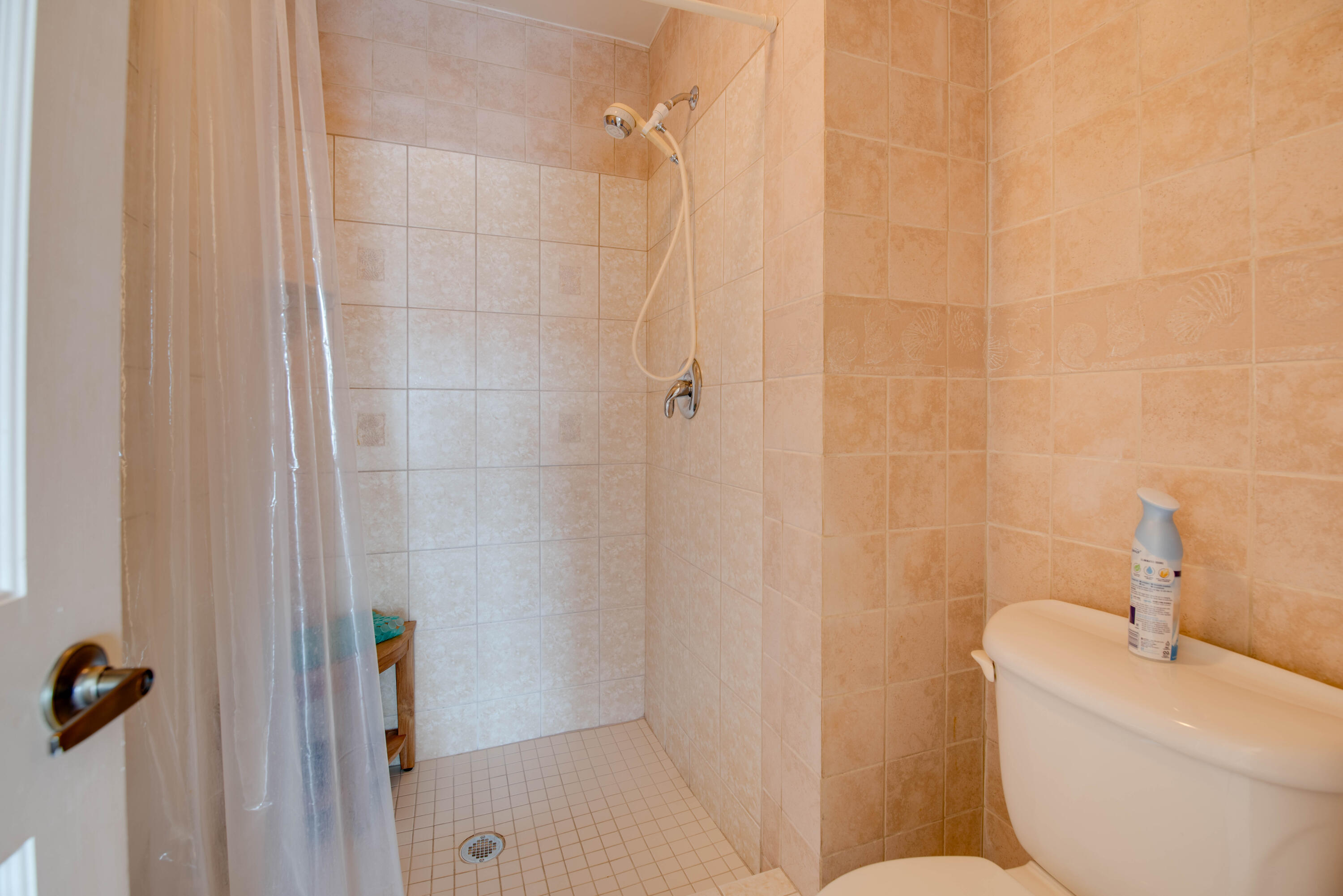 32 Hilton Haven Road, 9 Property Photo 16
