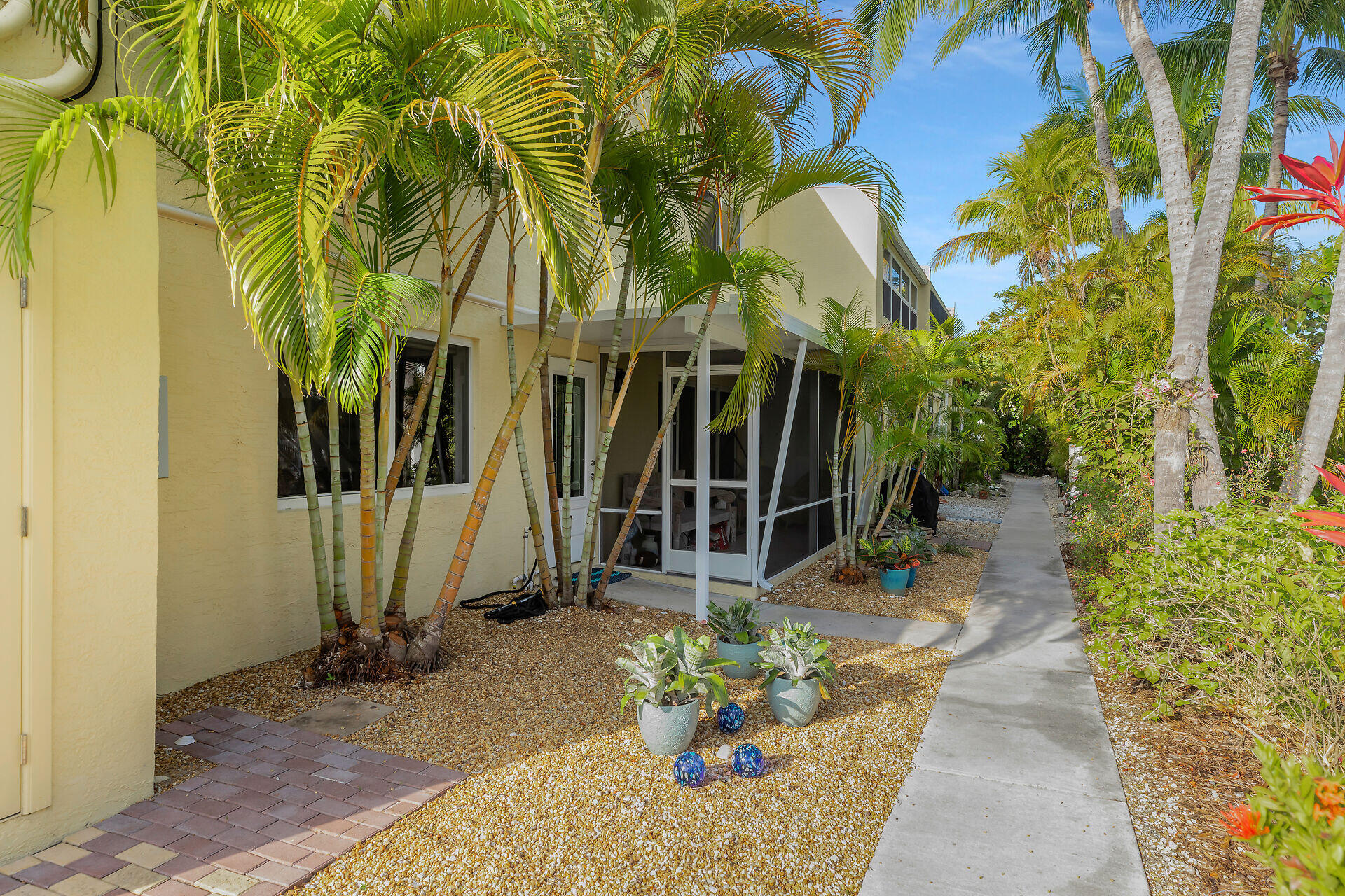 591 Sombrero Bch Lemon Cove Condo Road, 8 B Property Photo 10