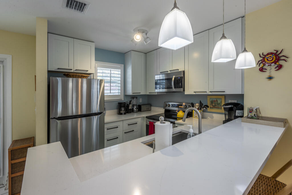 237 Southard Street Property Photo 5