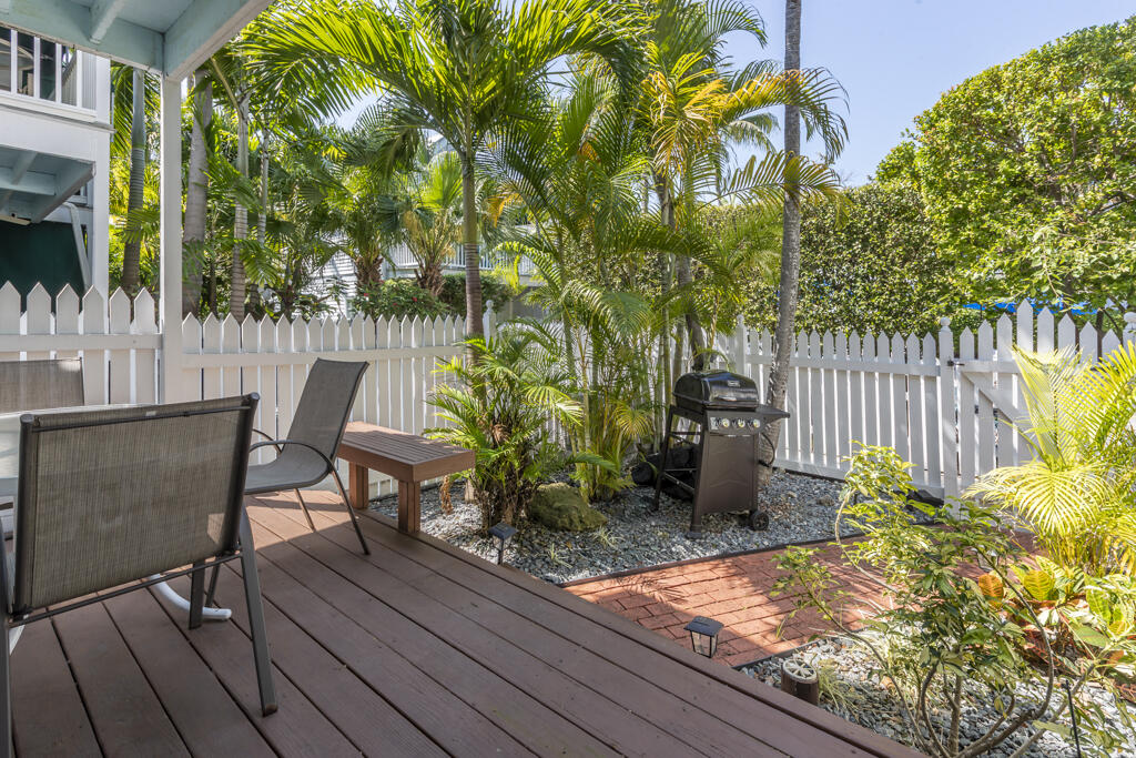 237 Southard Street Property Photo 12