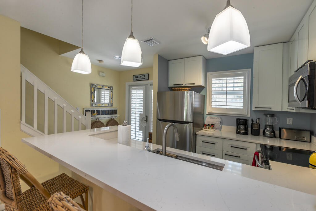237 Southard Street Property Photo 15