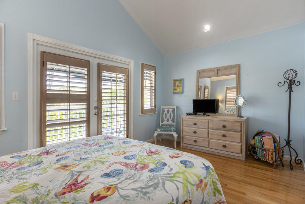 237 Southard Street Property Photo 19