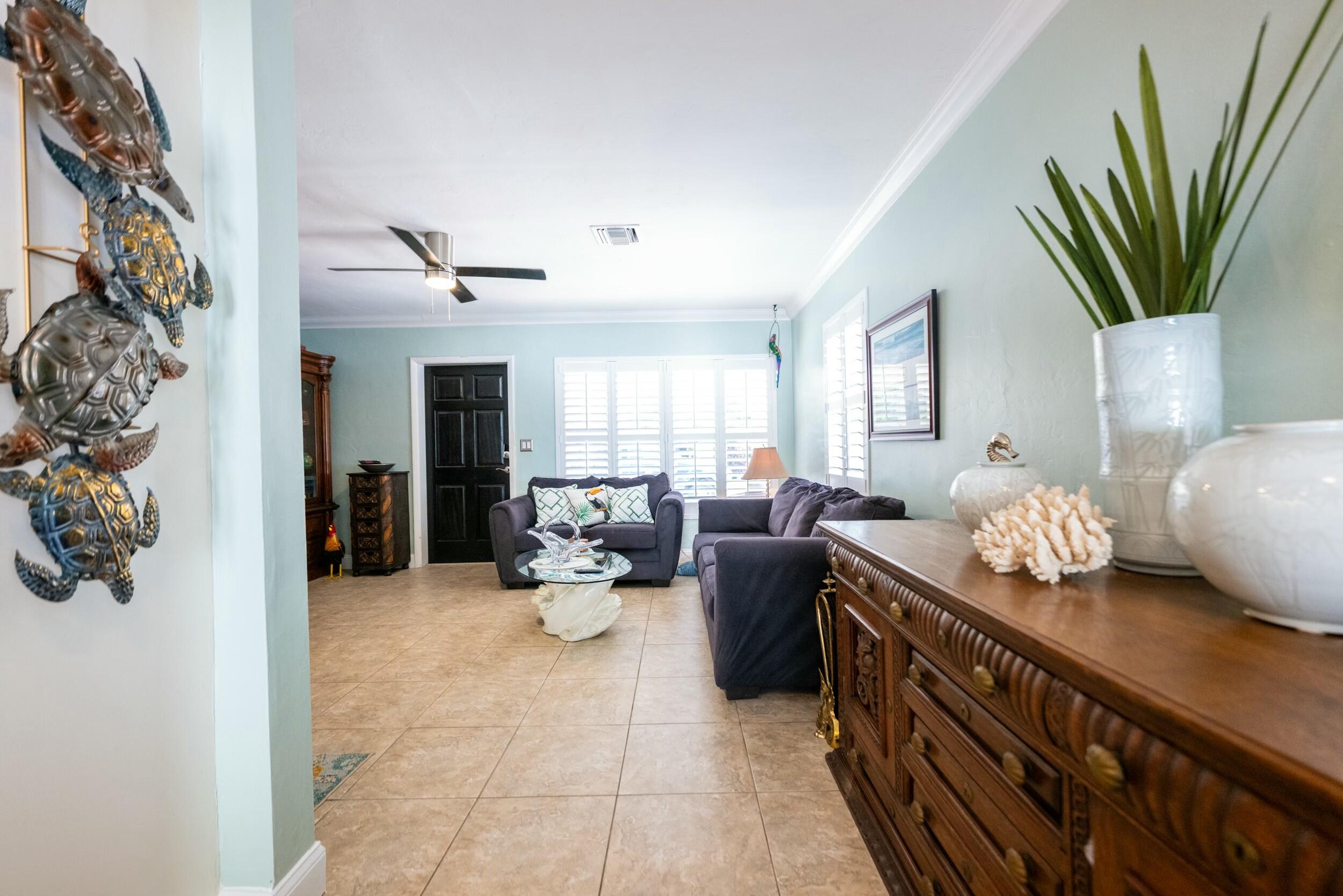 1423 Johnson Street Property Photo 6