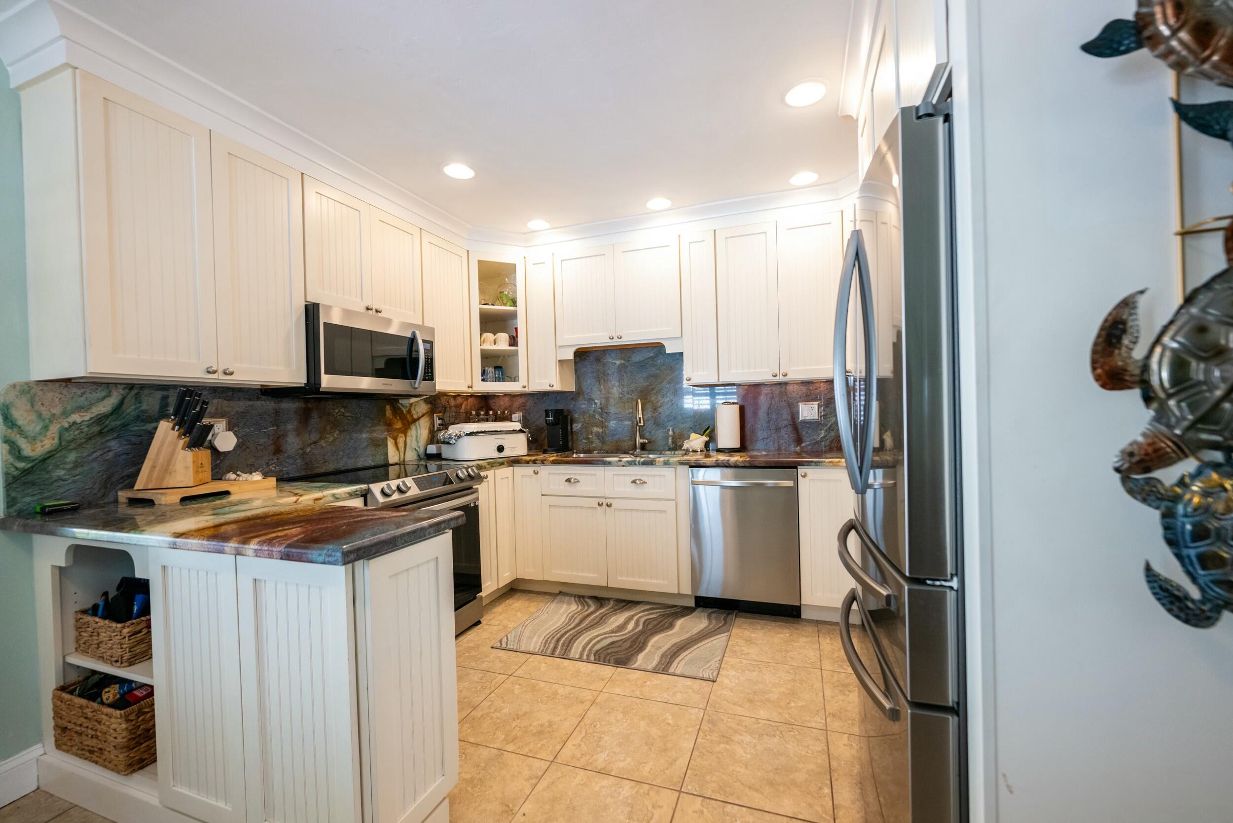 1423 Johnson Street Property Photo 9
