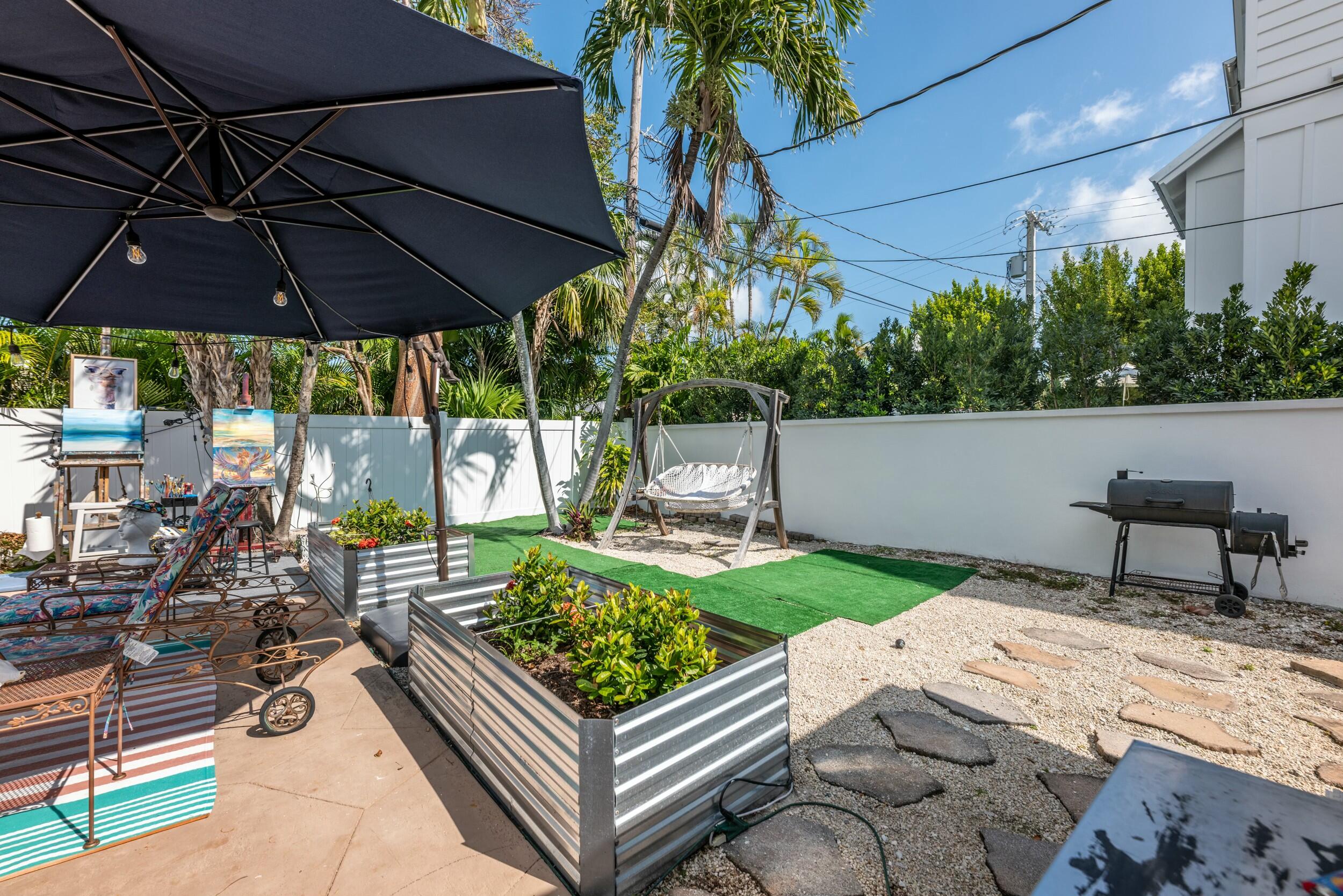 1423 Johnson Street Property Photo 17