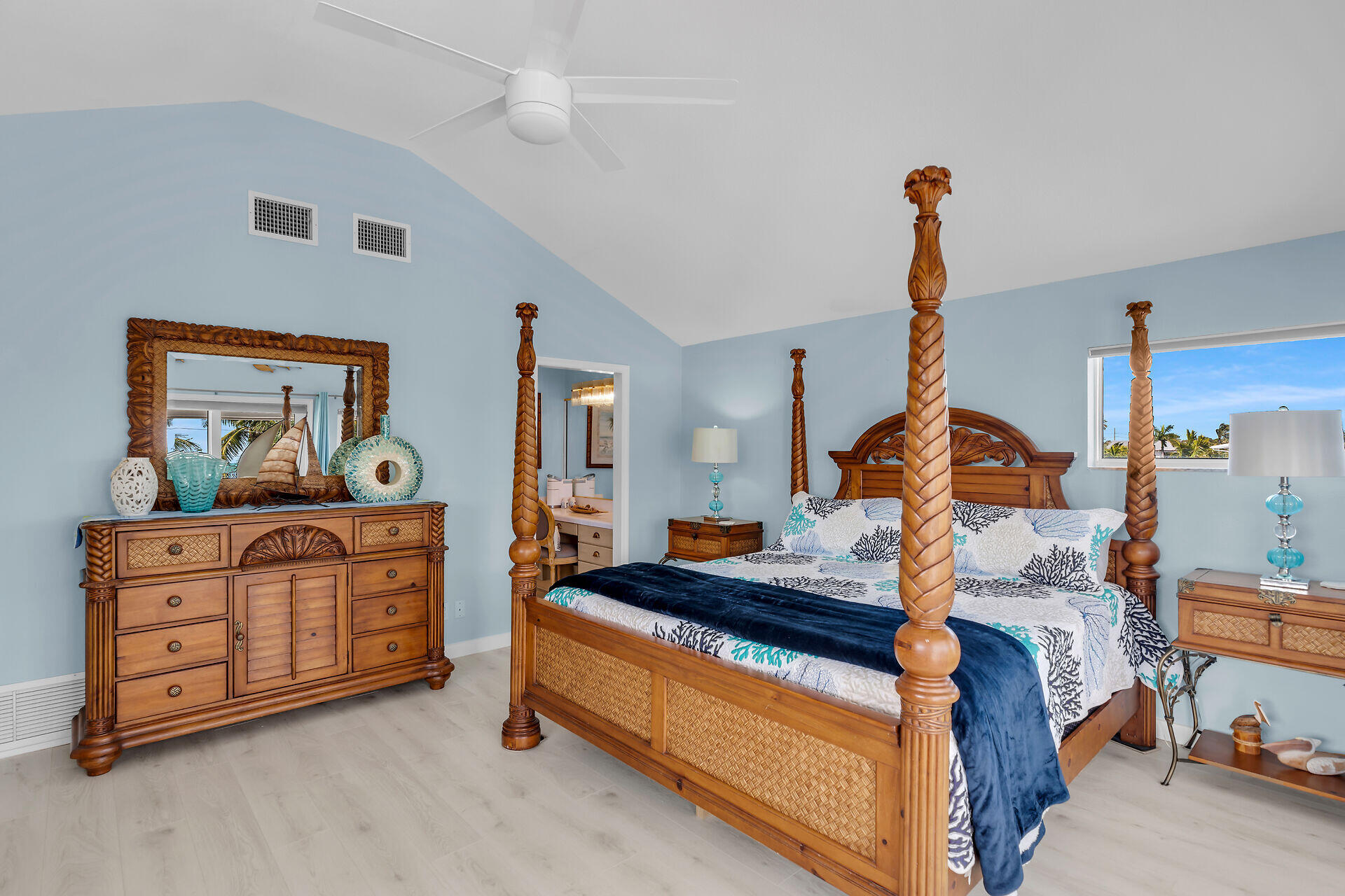 150 Columbus Drive Property Photo 4