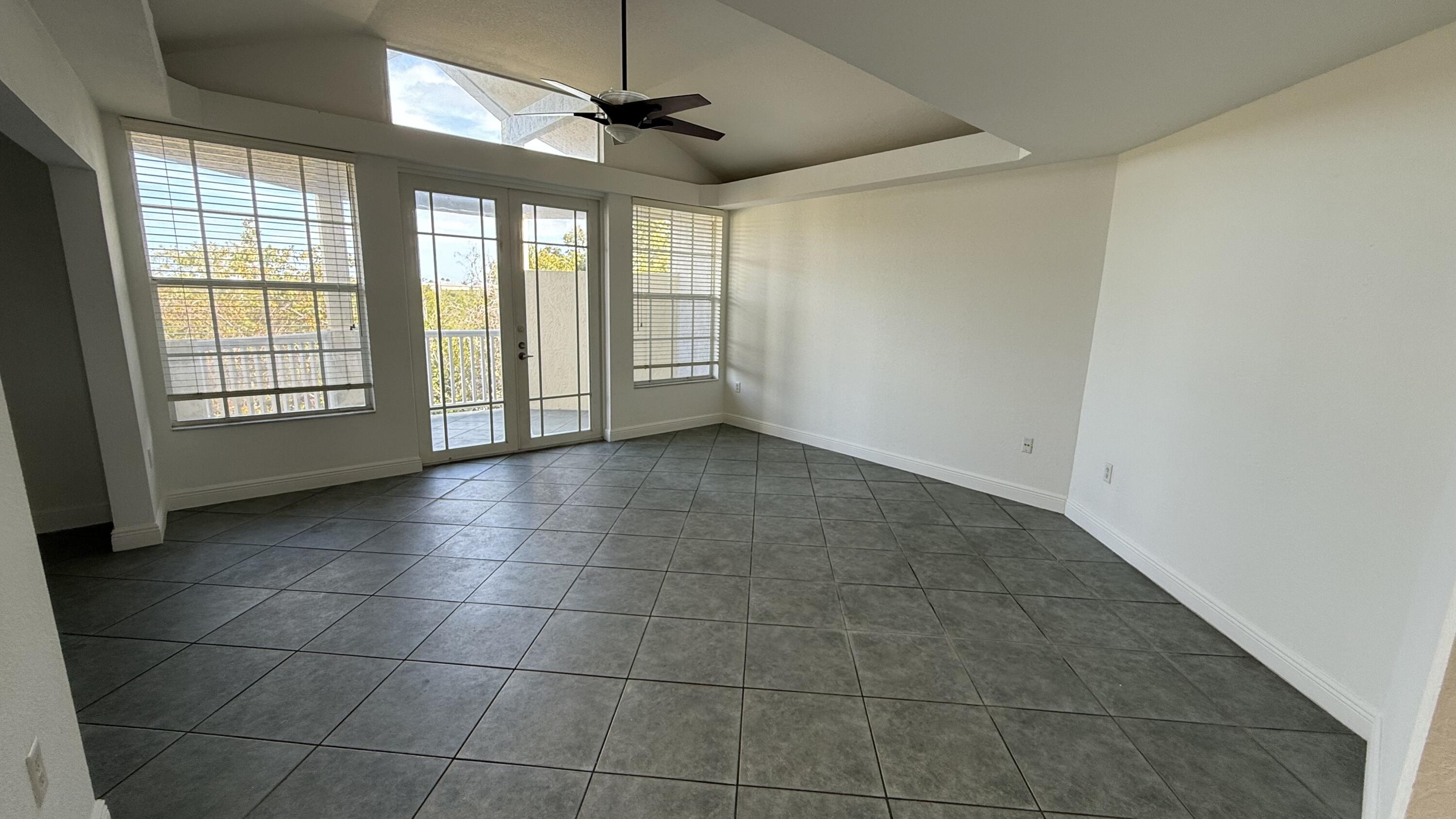 86 Seaside North Court Property Photo 3