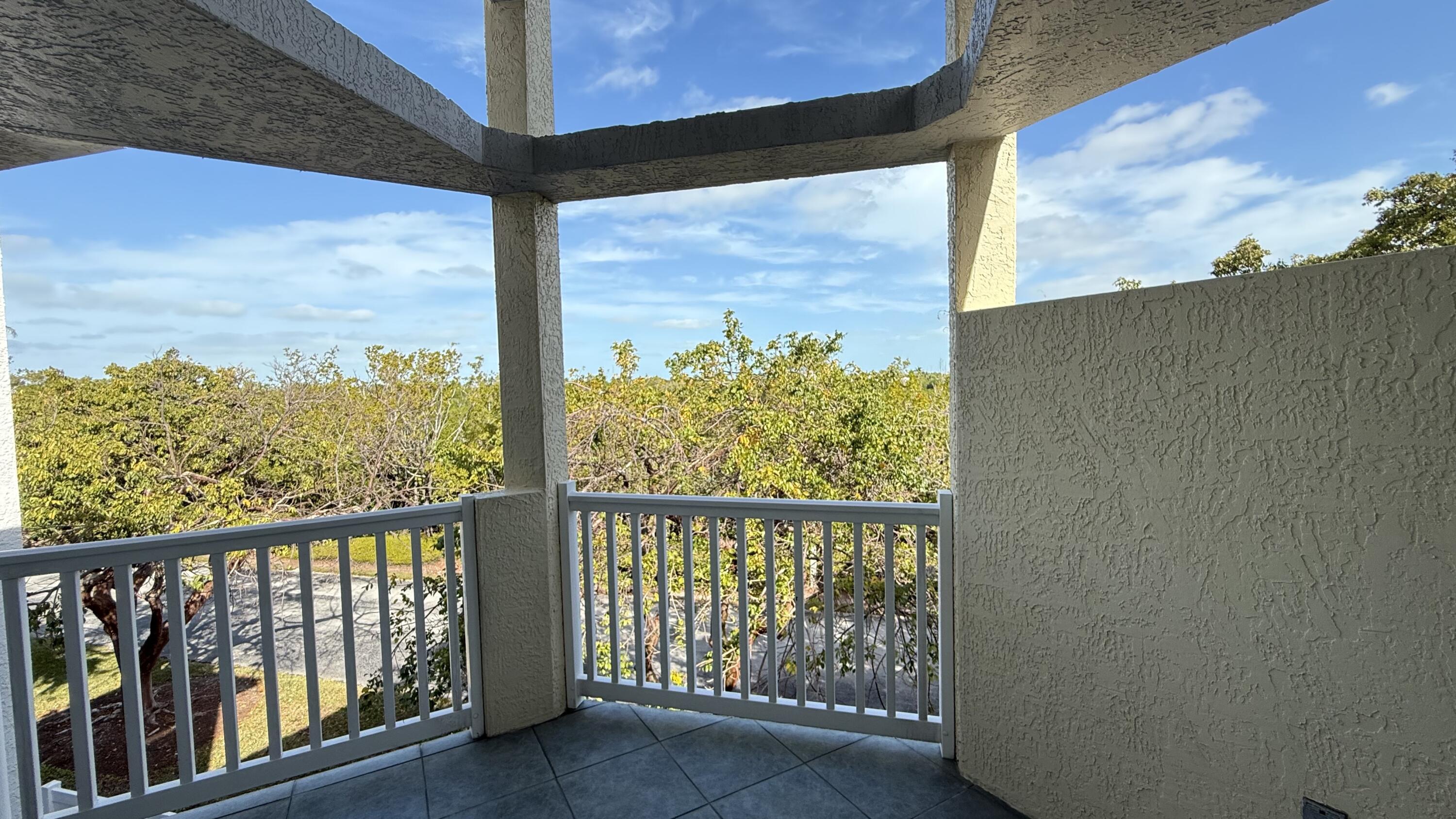 86 Seaside North Court Property Photo 5