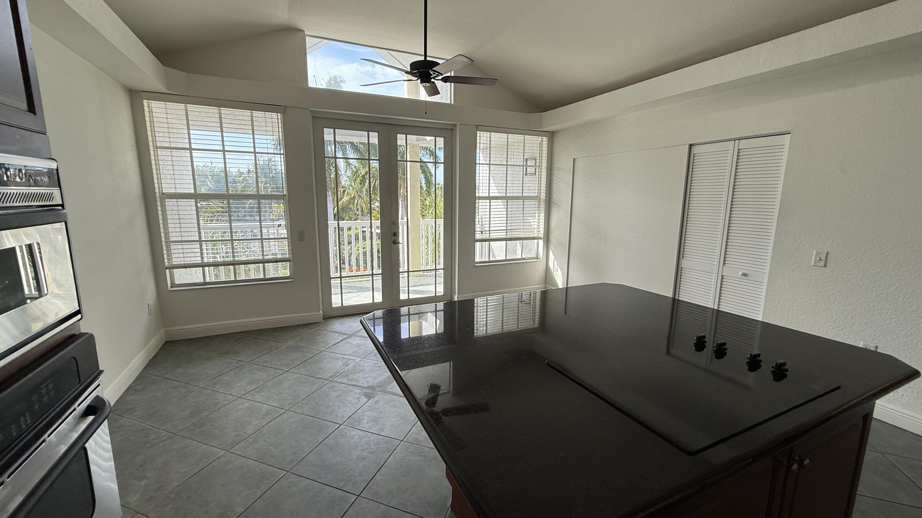 86 Seaside North Court Property Photo 6