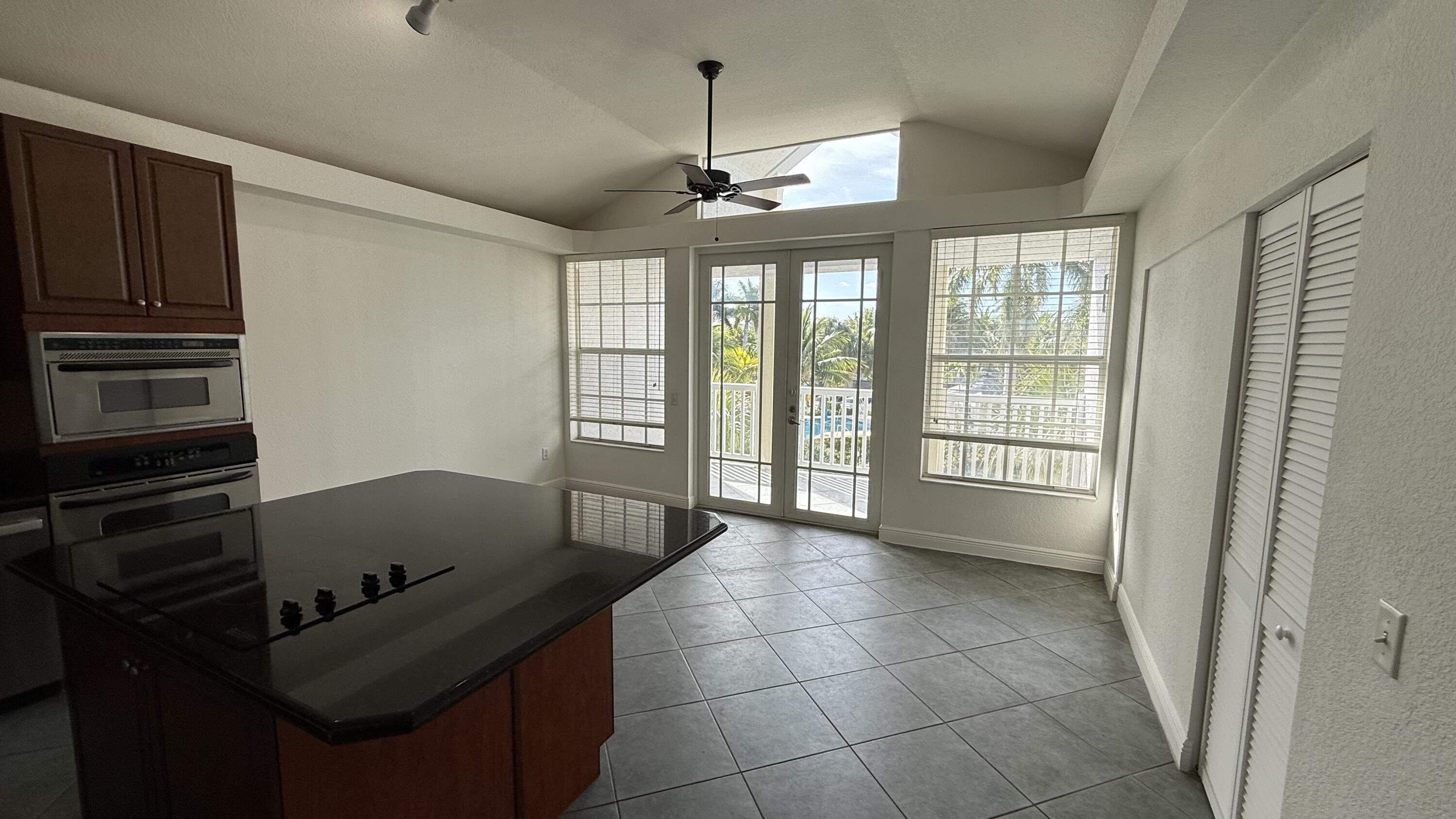 86 Seaside North Court Property Photo 8